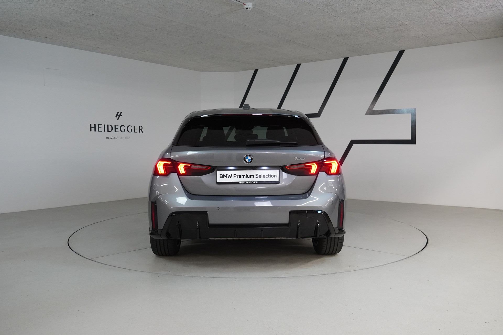 BMW 123 xDrive M Sport Steptronic-image-5