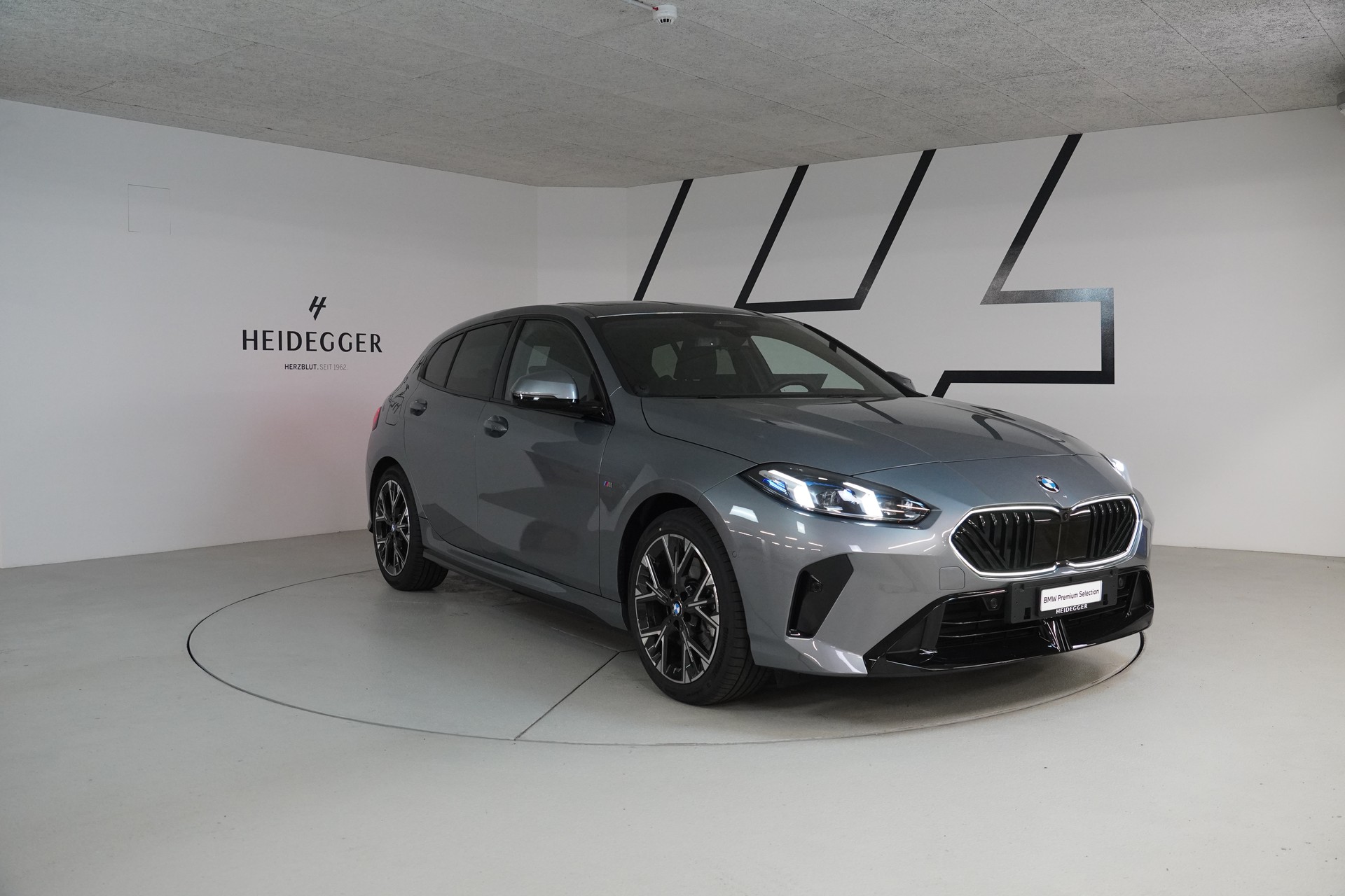 BMW 123 xDrive M Sport Steptronic-image-2