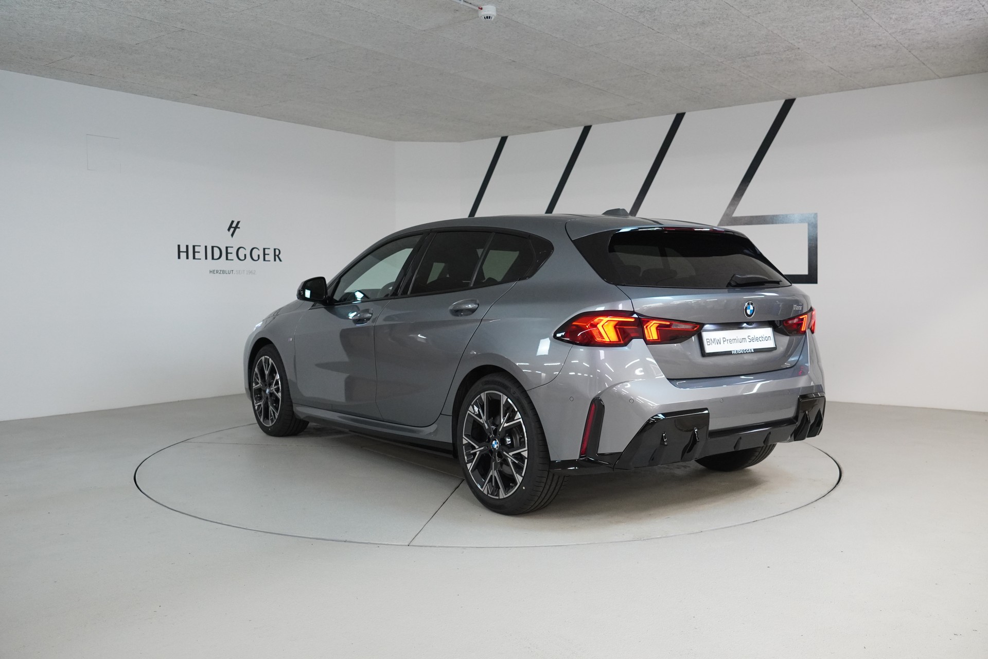 BMW 123 xDrive M Sport Steptronic-image-4