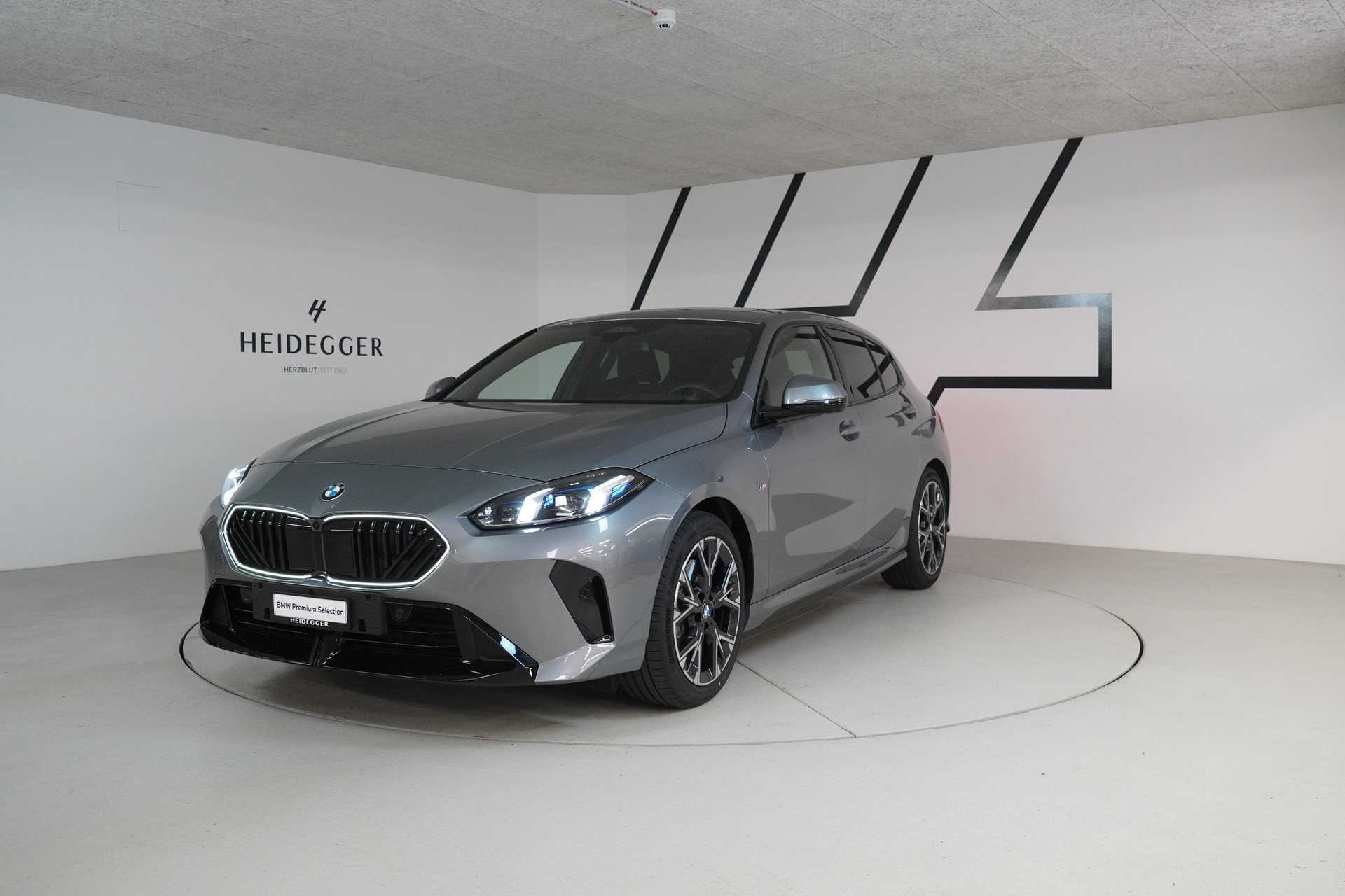 BMW 123 xDrive M Sport Steptronic-image-0