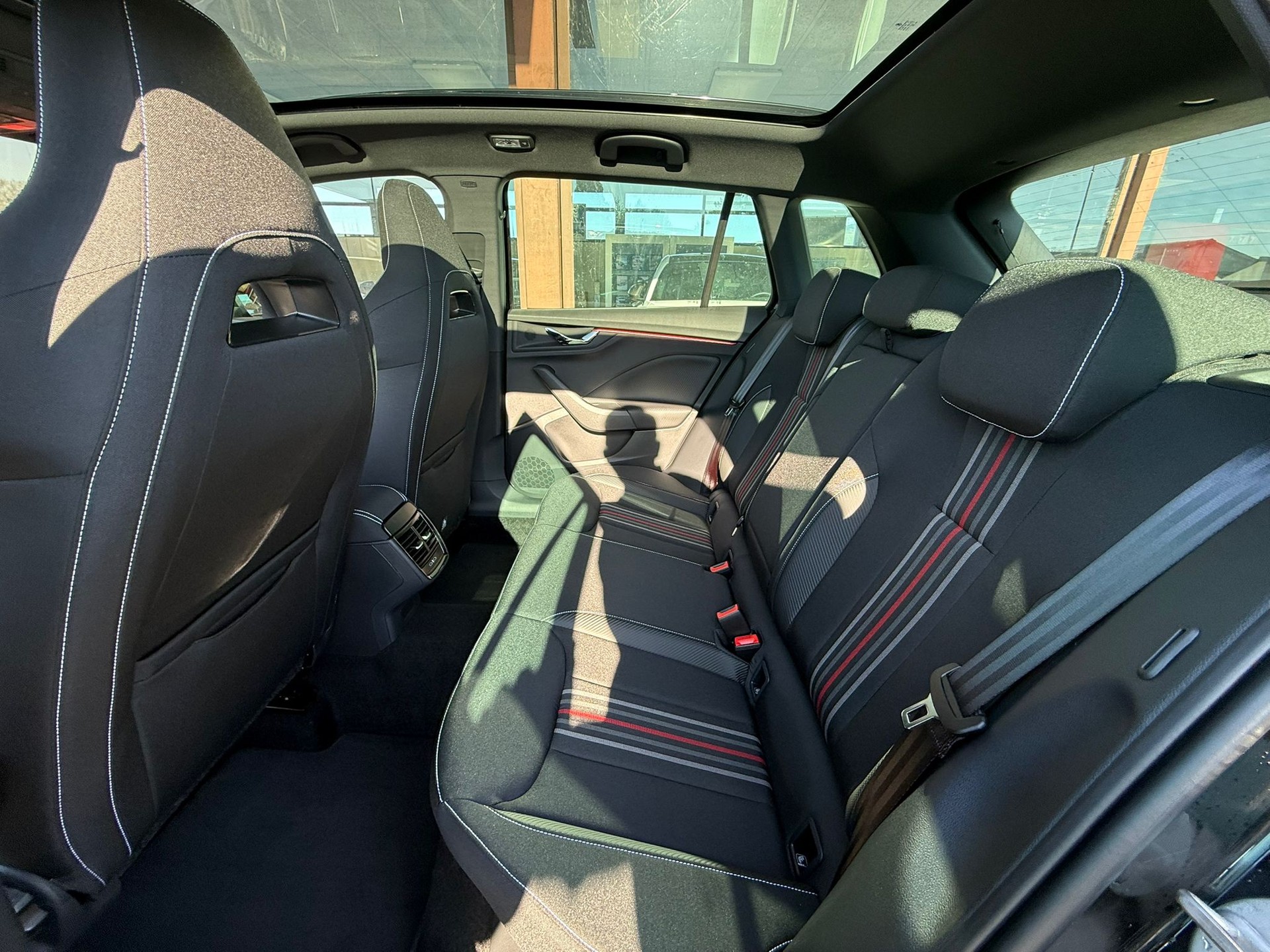 SKODA Kamiq 1.5 TSI Monte Carlo DSG-image-8