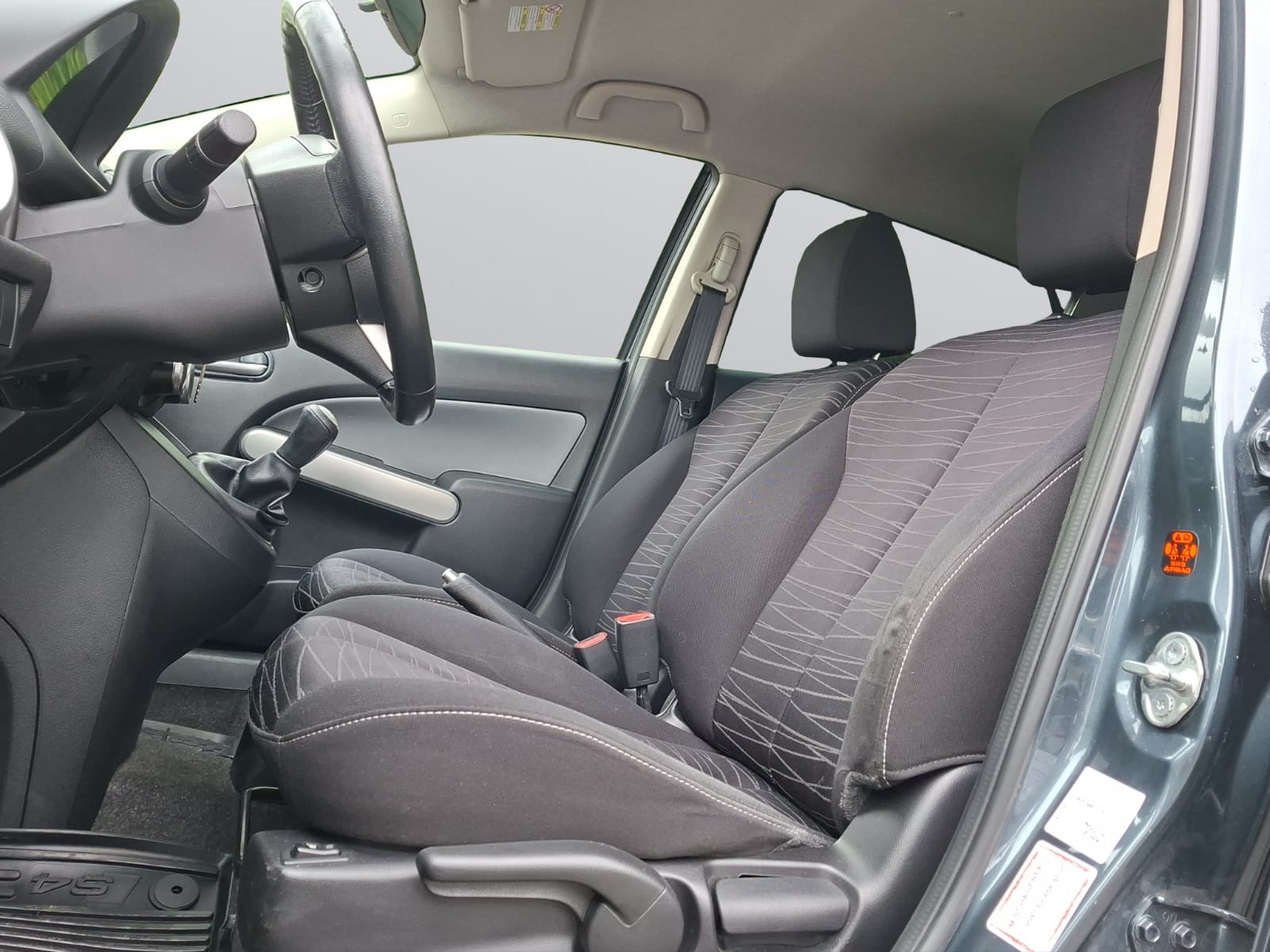 MAZDA 2 1.3i 16V Exclusive-image-8