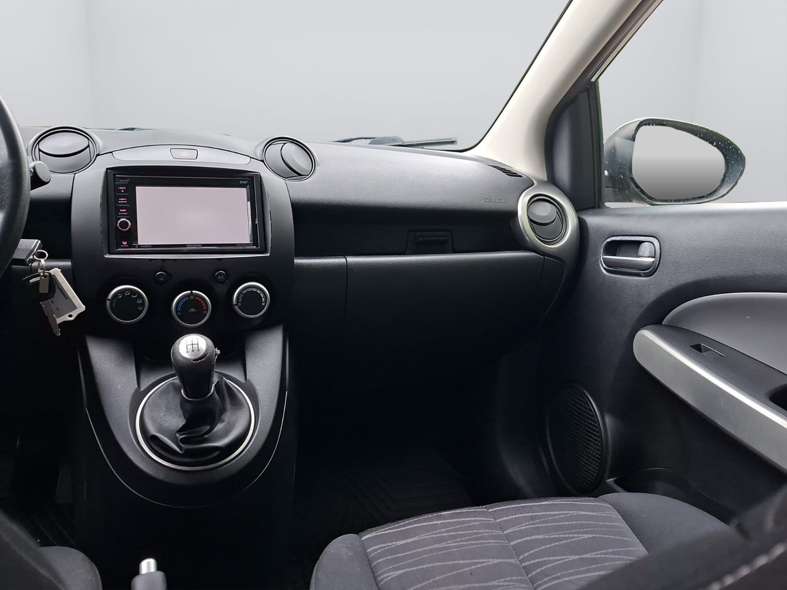 MAZDA 2 1.3i 16V Exclusive-image-12