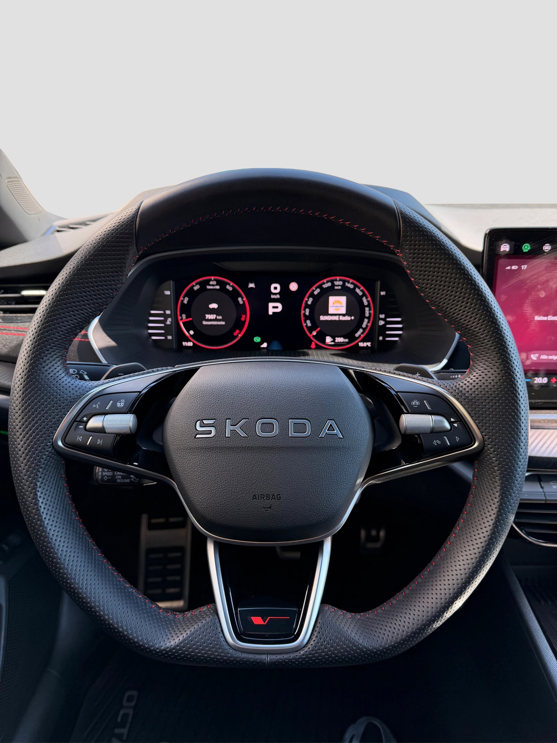 SKODA OCTAVIA 2.0 TSI DSG RS Limousine-image-9