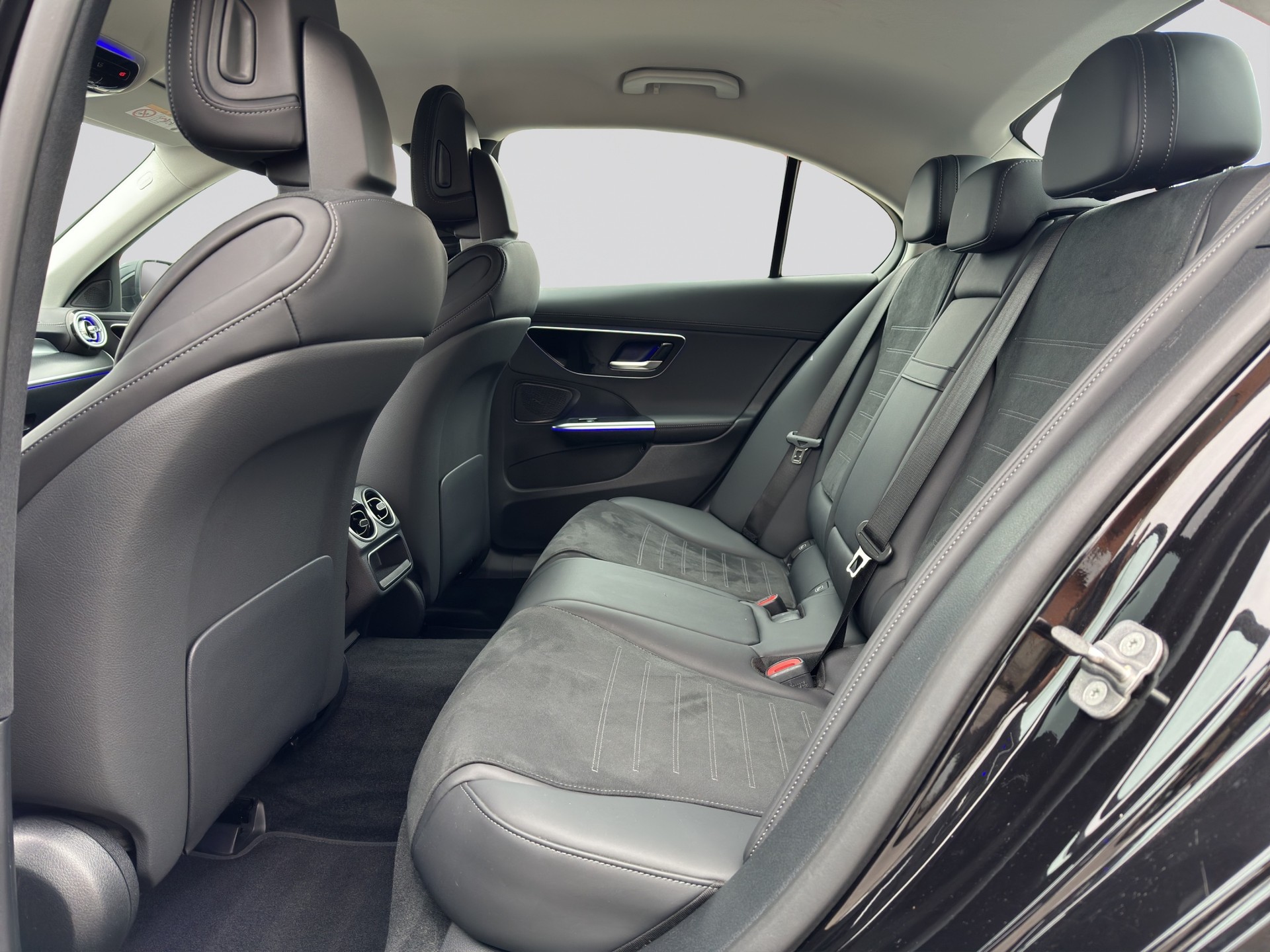 MERCEDES-BENZ C 180 AMG 9G-Tronic-image-7