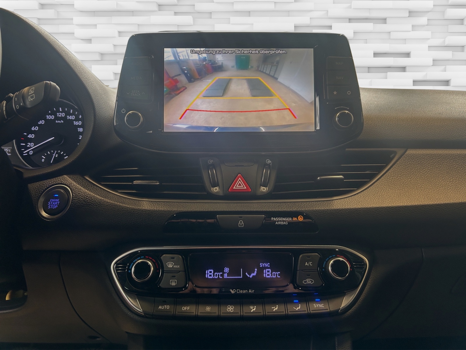 HYUNDAI i30 1.4 T-GDi Vertex-image-11