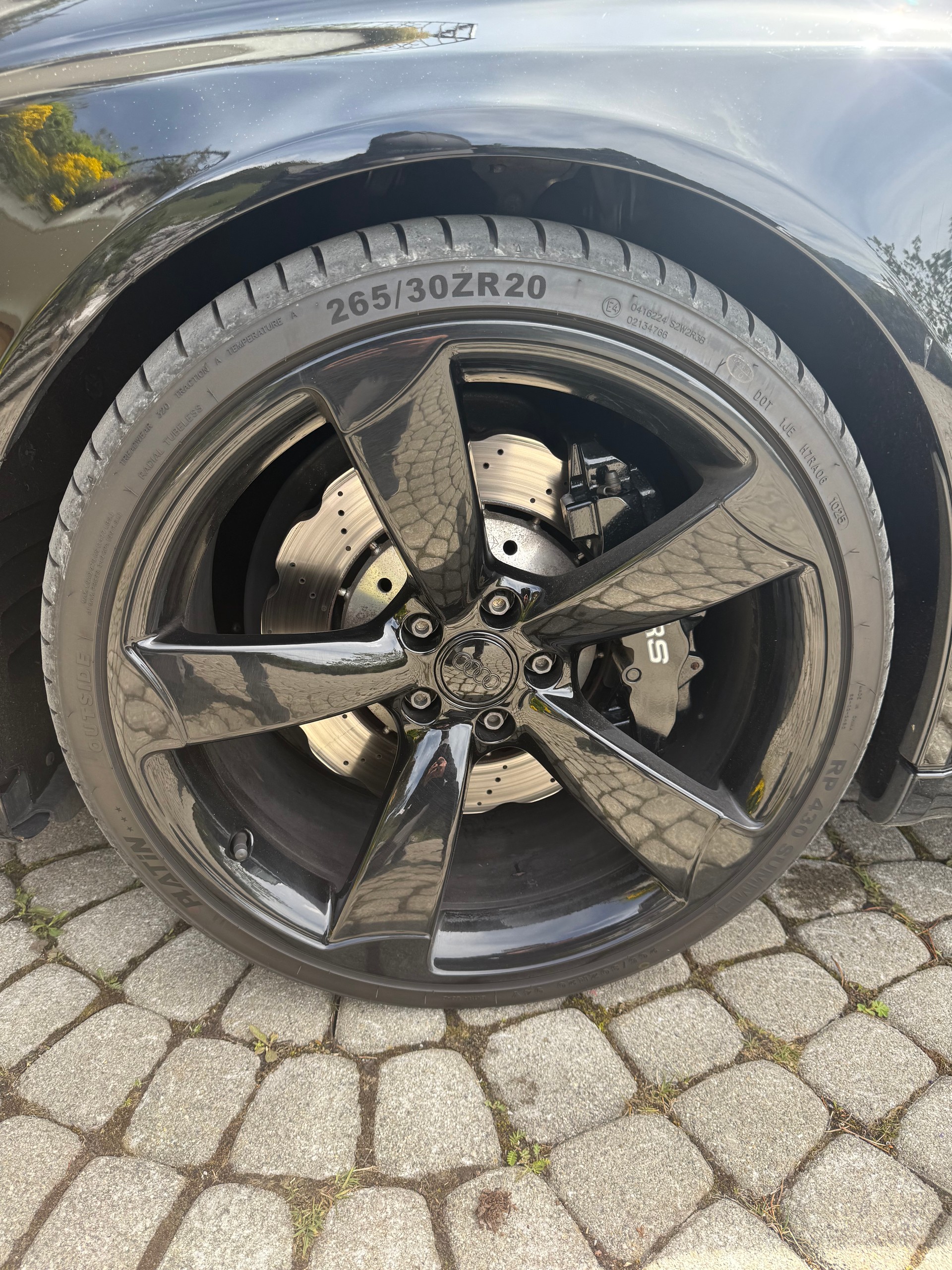 AUDI 4.2 V8 FSI quattro S-Tronic-image-5