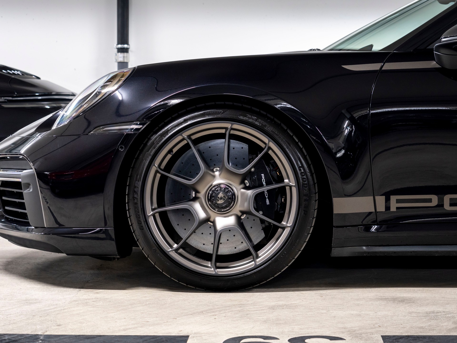 PORSCHE 911 Turbo 50 Jahre-image-5