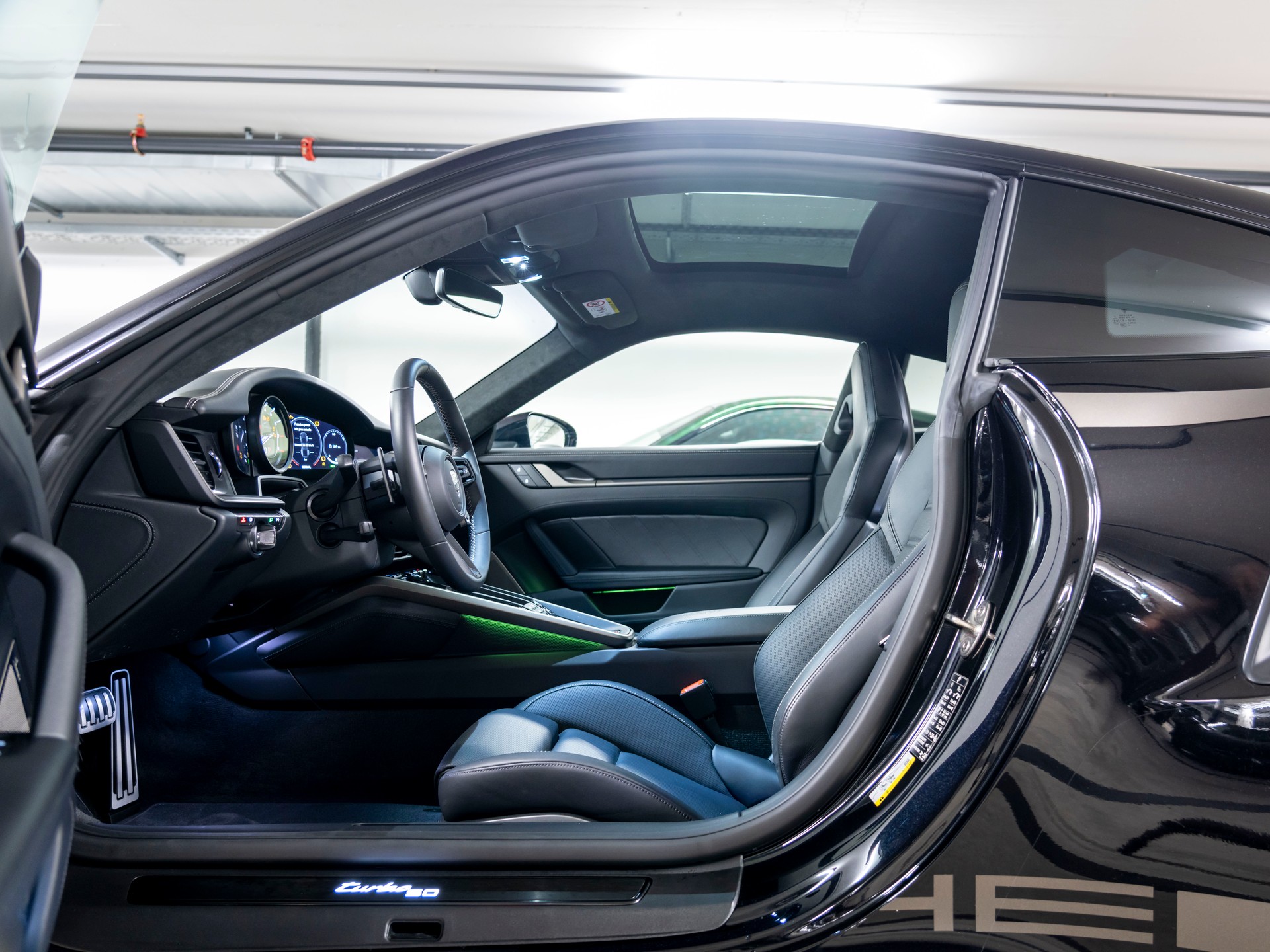 PORSCHE 911 Turbo 50 Jahre-image-12