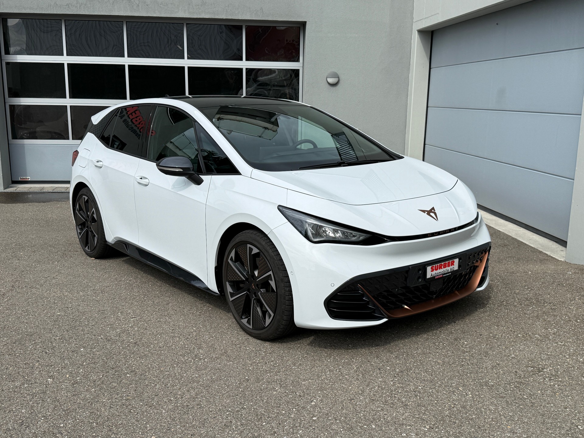 CUPRA Born 77 kWh e-Boost mit Wärmepumpe & Panoramadach (Modelljahr 2025)-image-4
