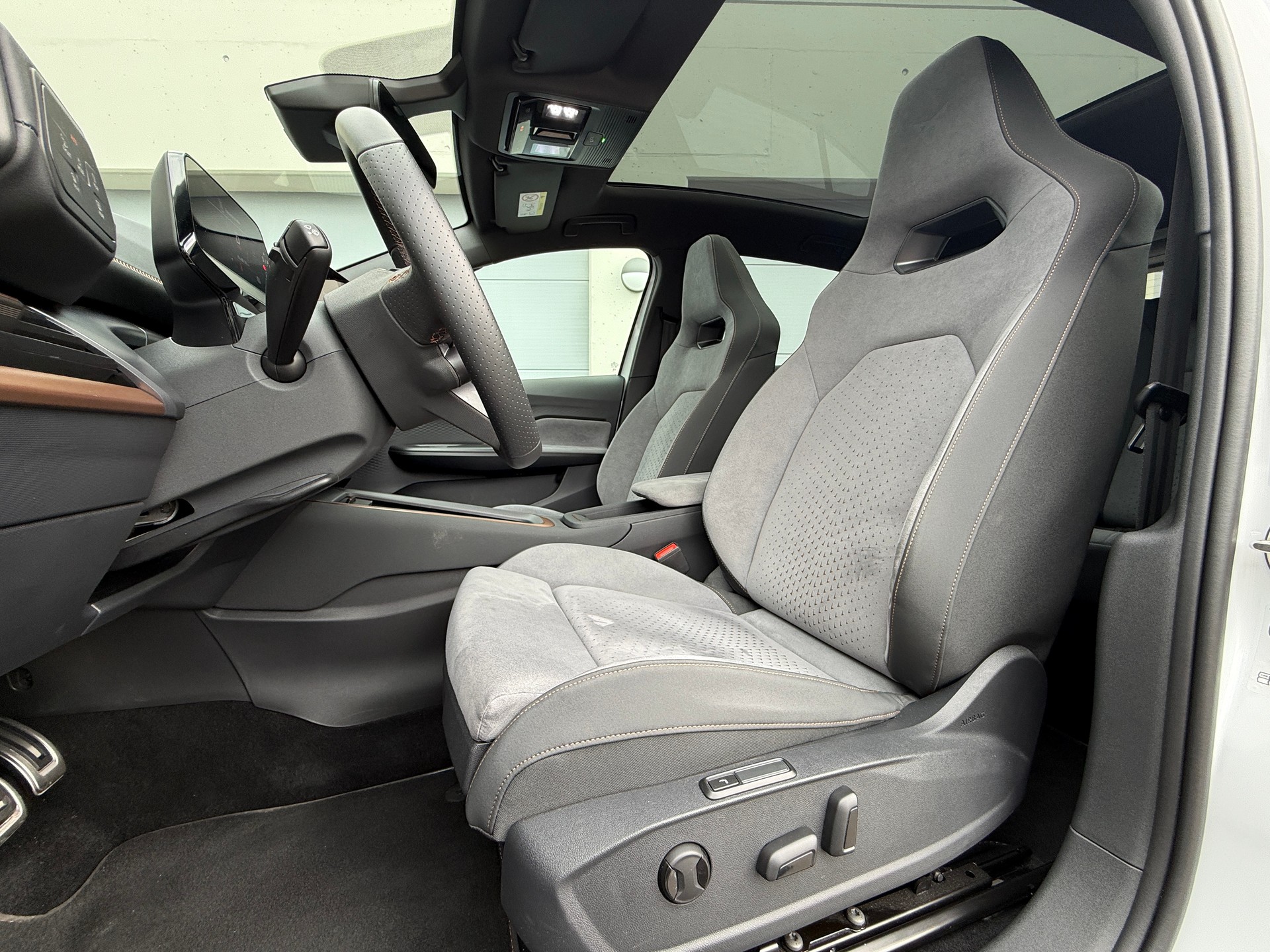 CUPRA Born 77 kWh e-Boost mit Wärmepumpe & Panoramadach (Modelljahr 2025)-image-15