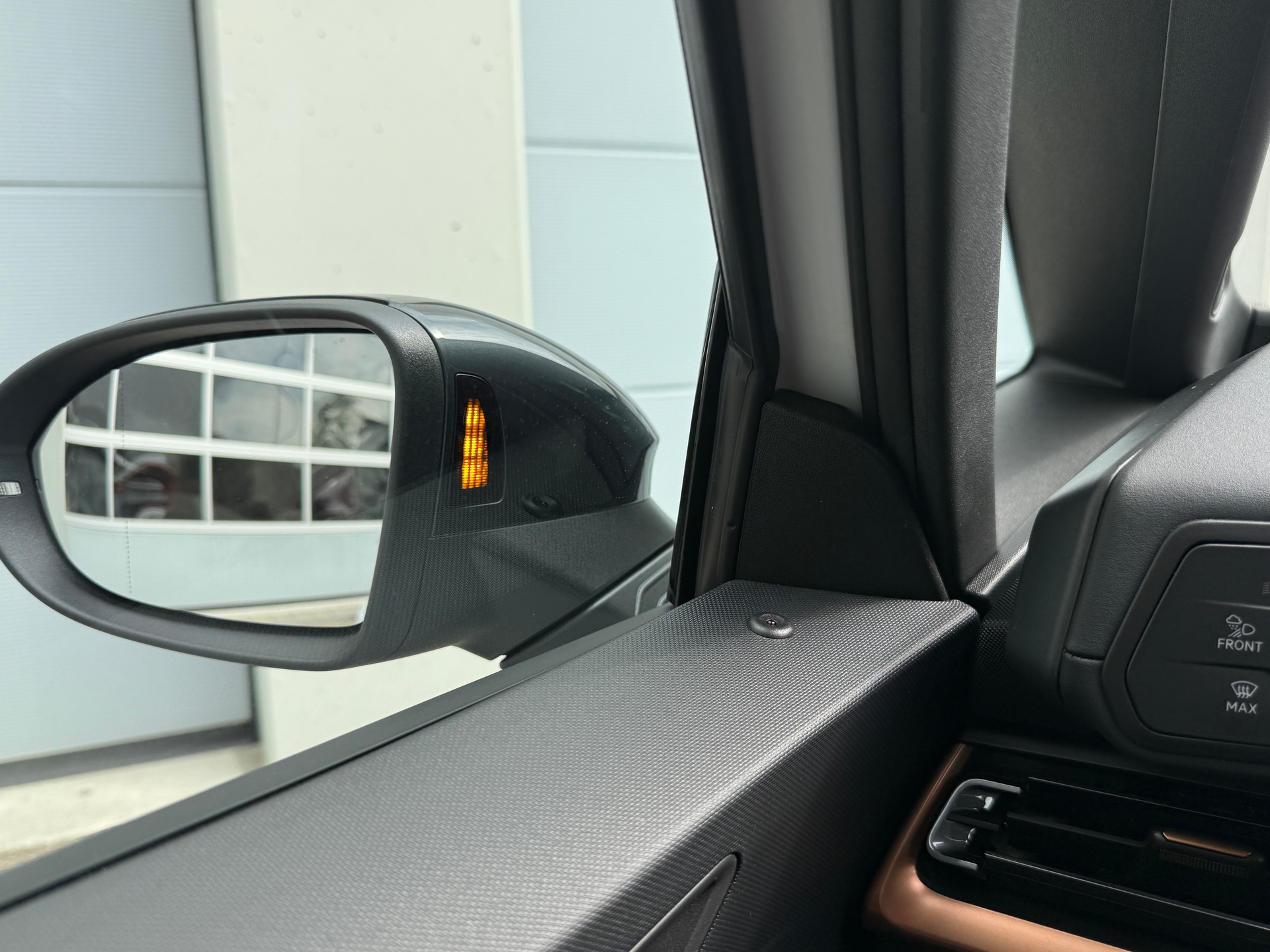 CUPRA Born 77 kWh e-Boost mit Wärmepumpe & Panoramadach (Modelljahr 2025)-image-19