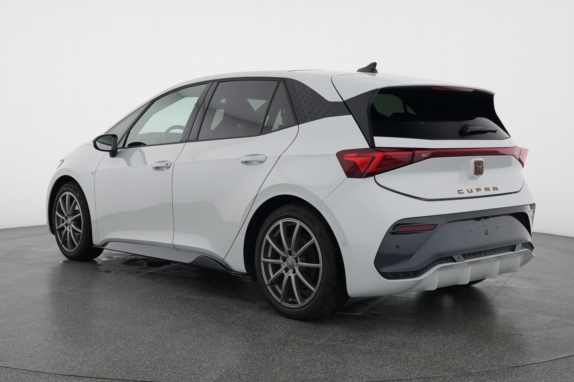 CUPRA Born 77 kWh e-Boost mit Wärmepumpe & Panoramadach (Modelljahr 2025)-image-4