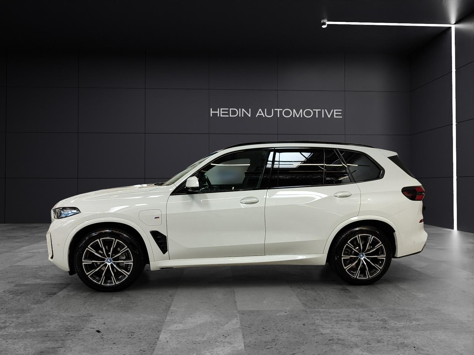 BMW X5 50e xDrive Attraktiven Leasingzinssatz ab 0,9 % bei Abschluss einer BMW Fahrzeugversicherung.-showroom-element-1