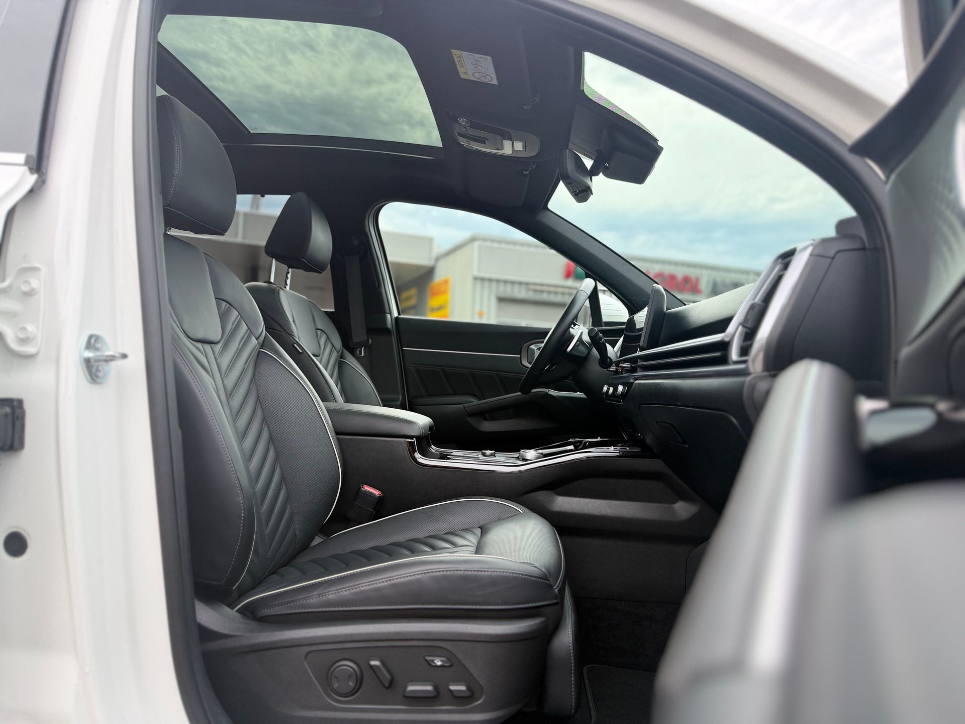 KIA Sorento 1.6 T-GDi HEV 7P Style-image-13