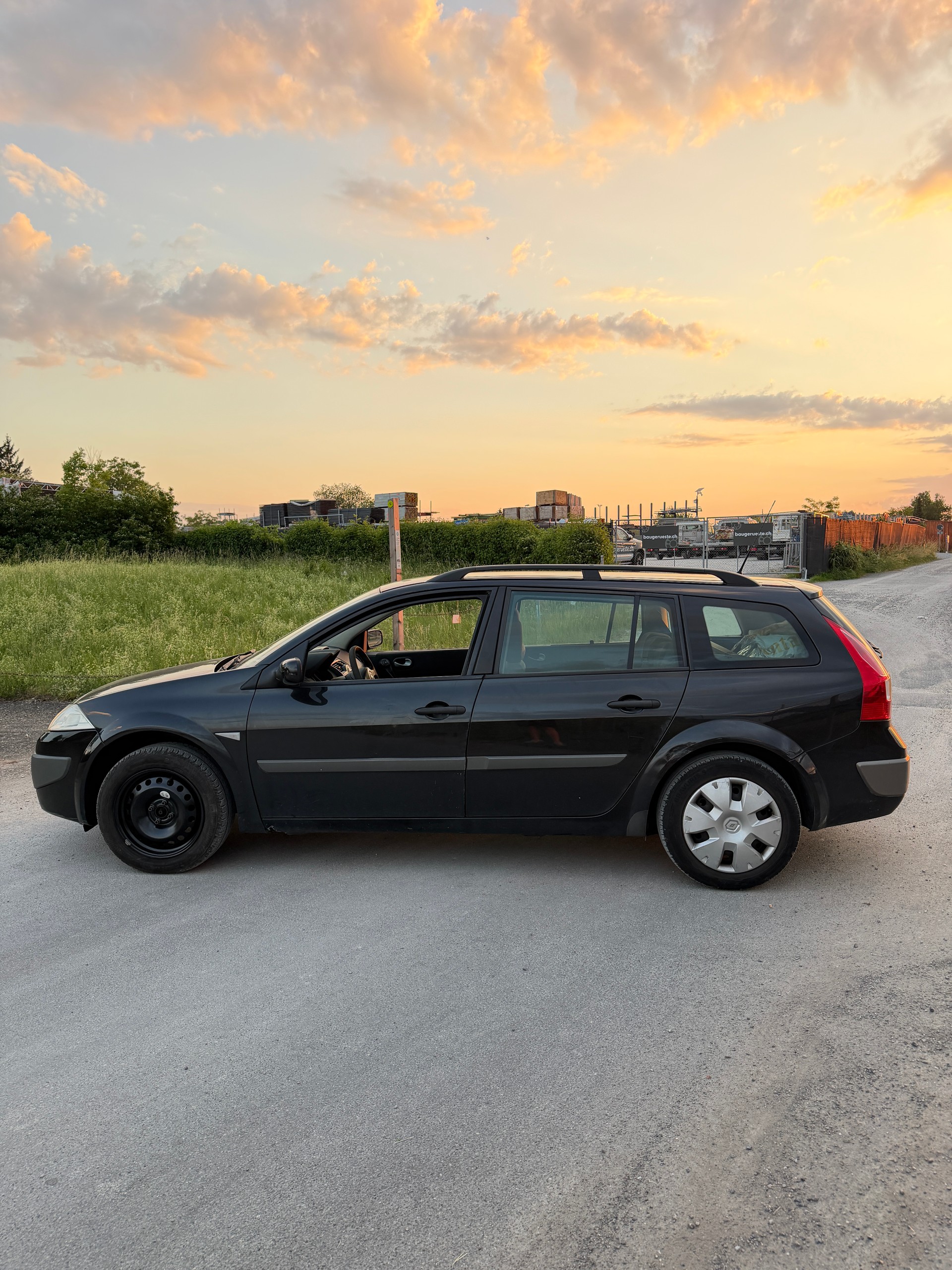 RENAULT Mégane Break 2.0 16V Expression-image-3