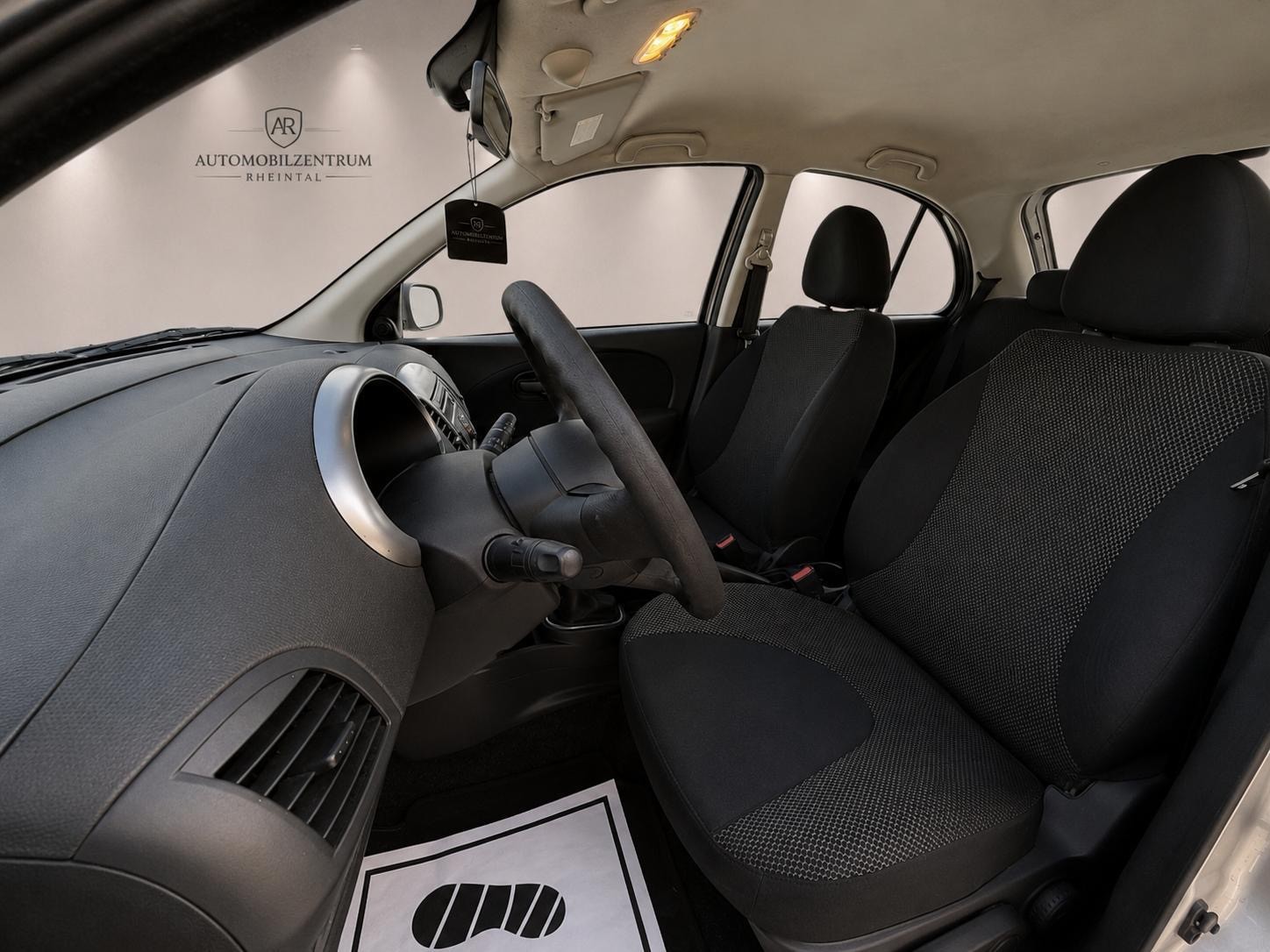 NISSAN Micra 1.4 Active Luxury-image-8