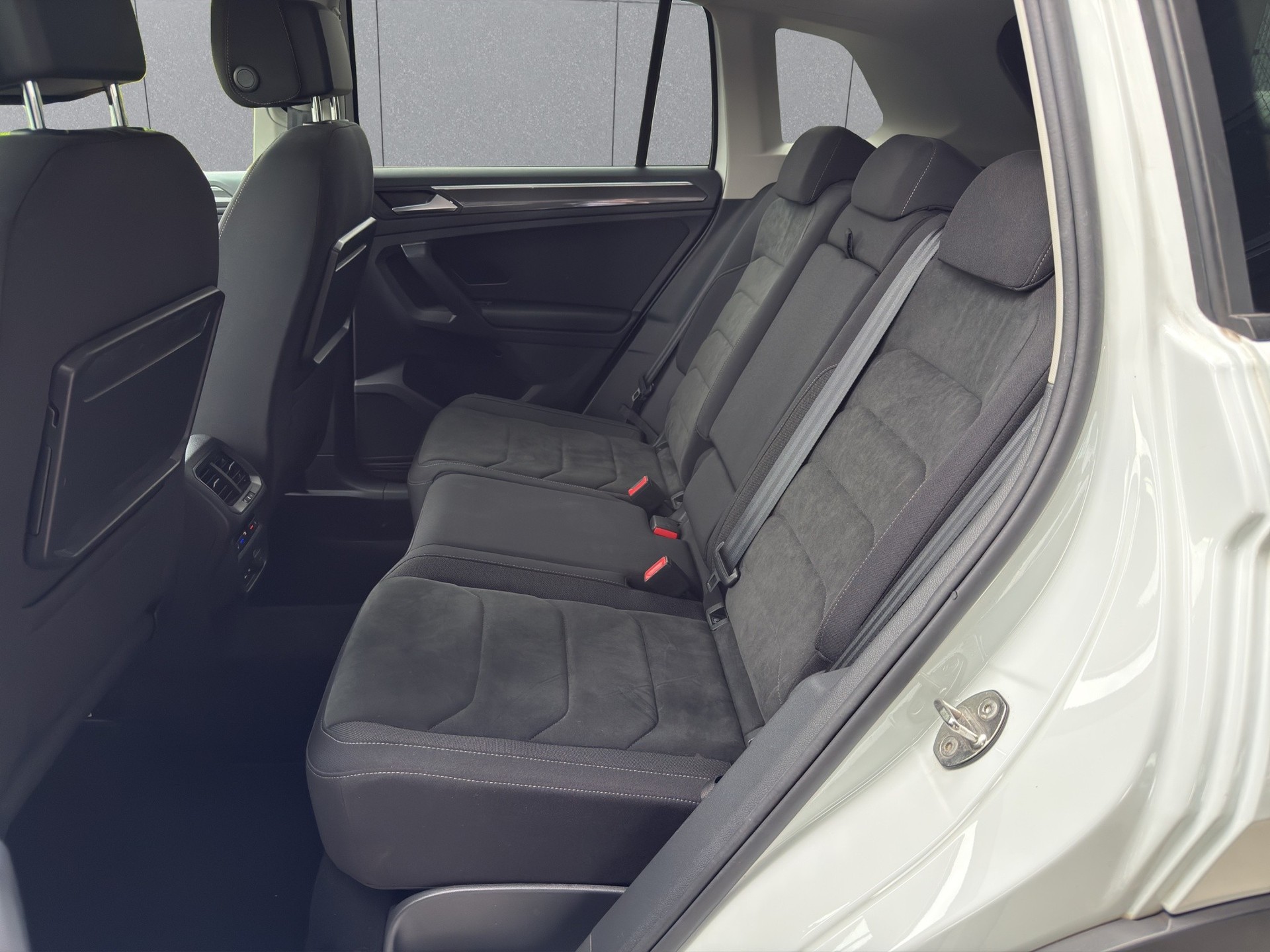 VW Tiguan 2.0TSI Highline 4Motion DSG-image-11