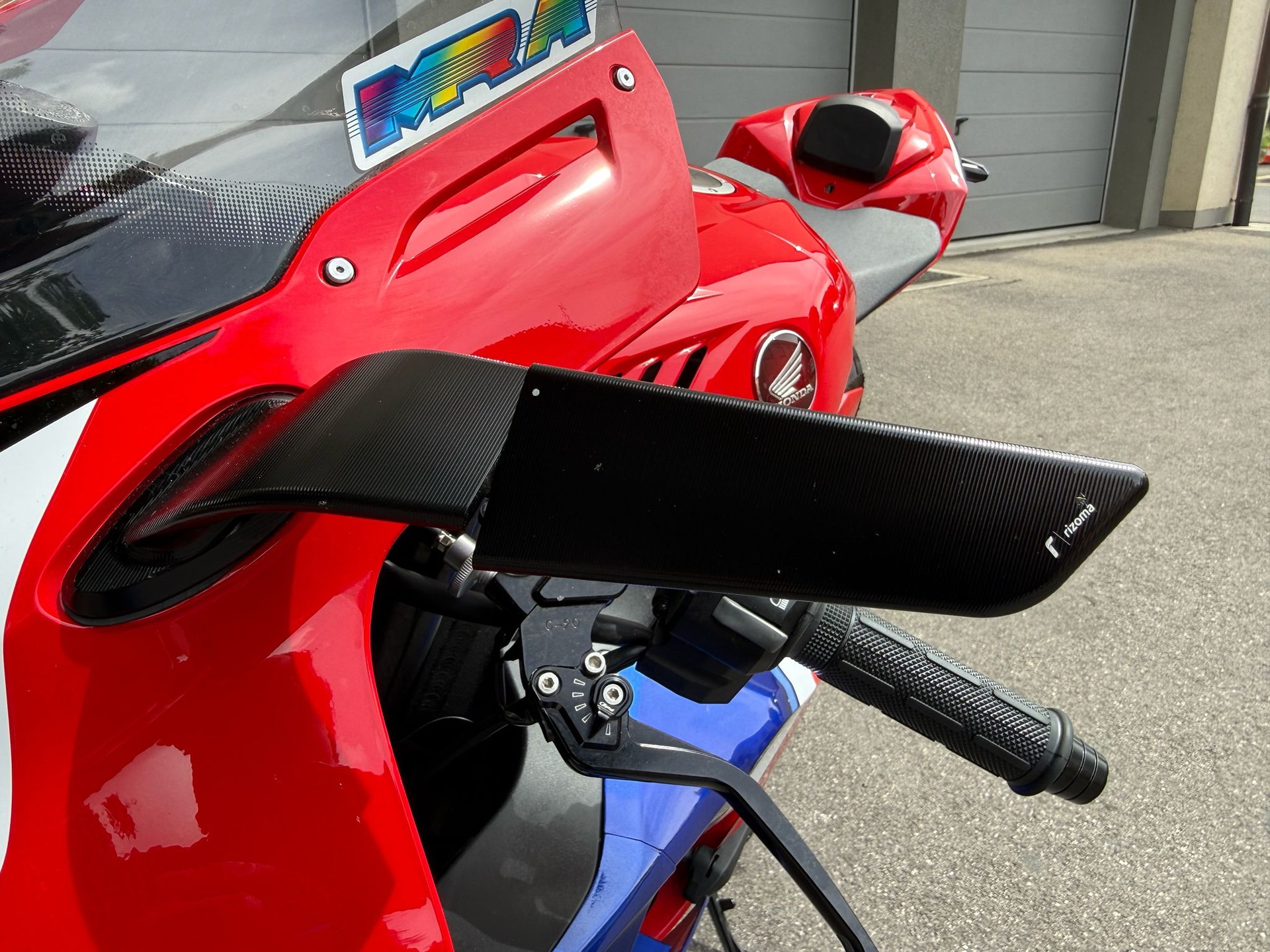 HONDA CBR 1000 RR-R-image-11