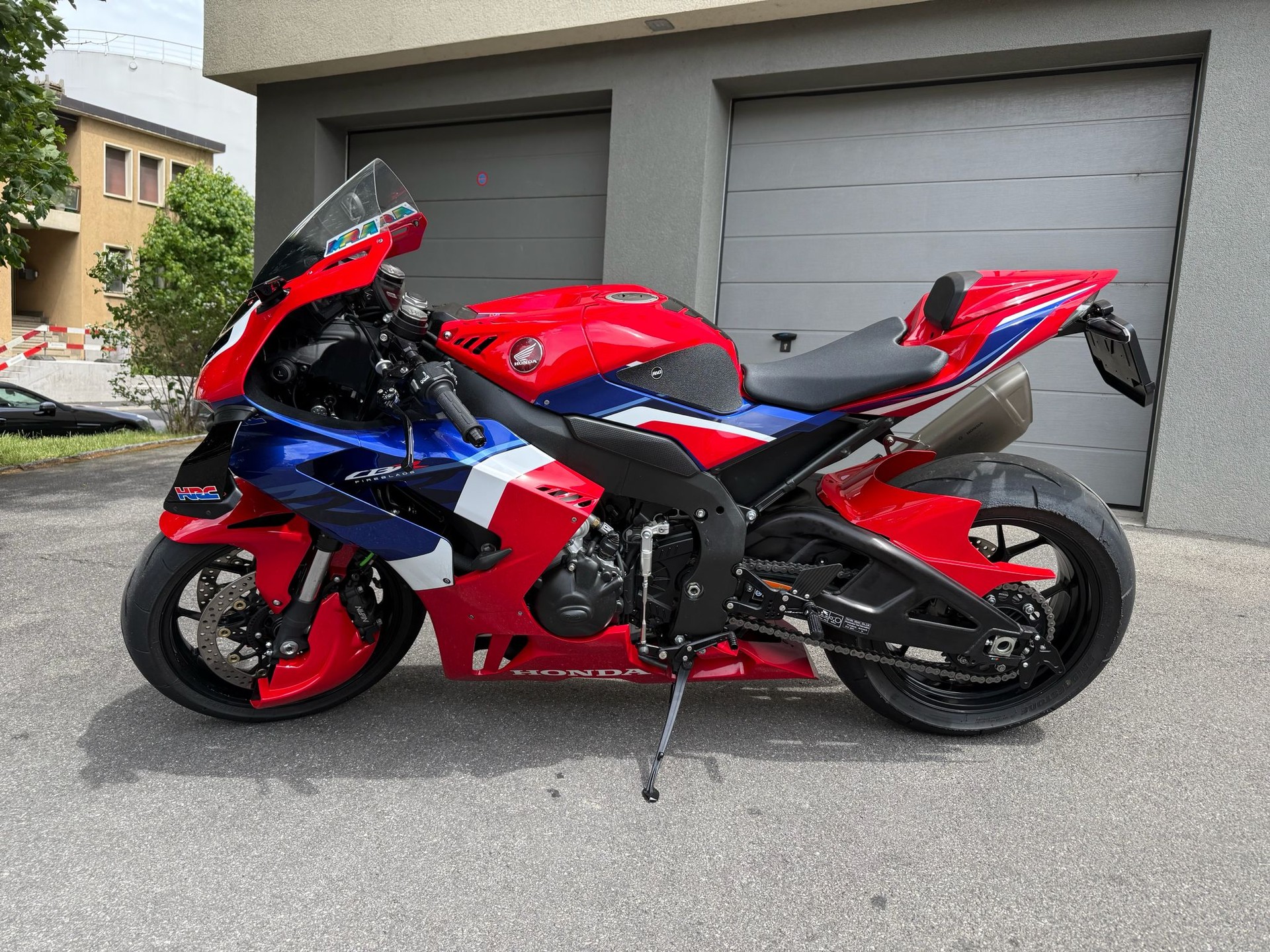 HONDA CBR 1000 RR-R-showroom-element-2