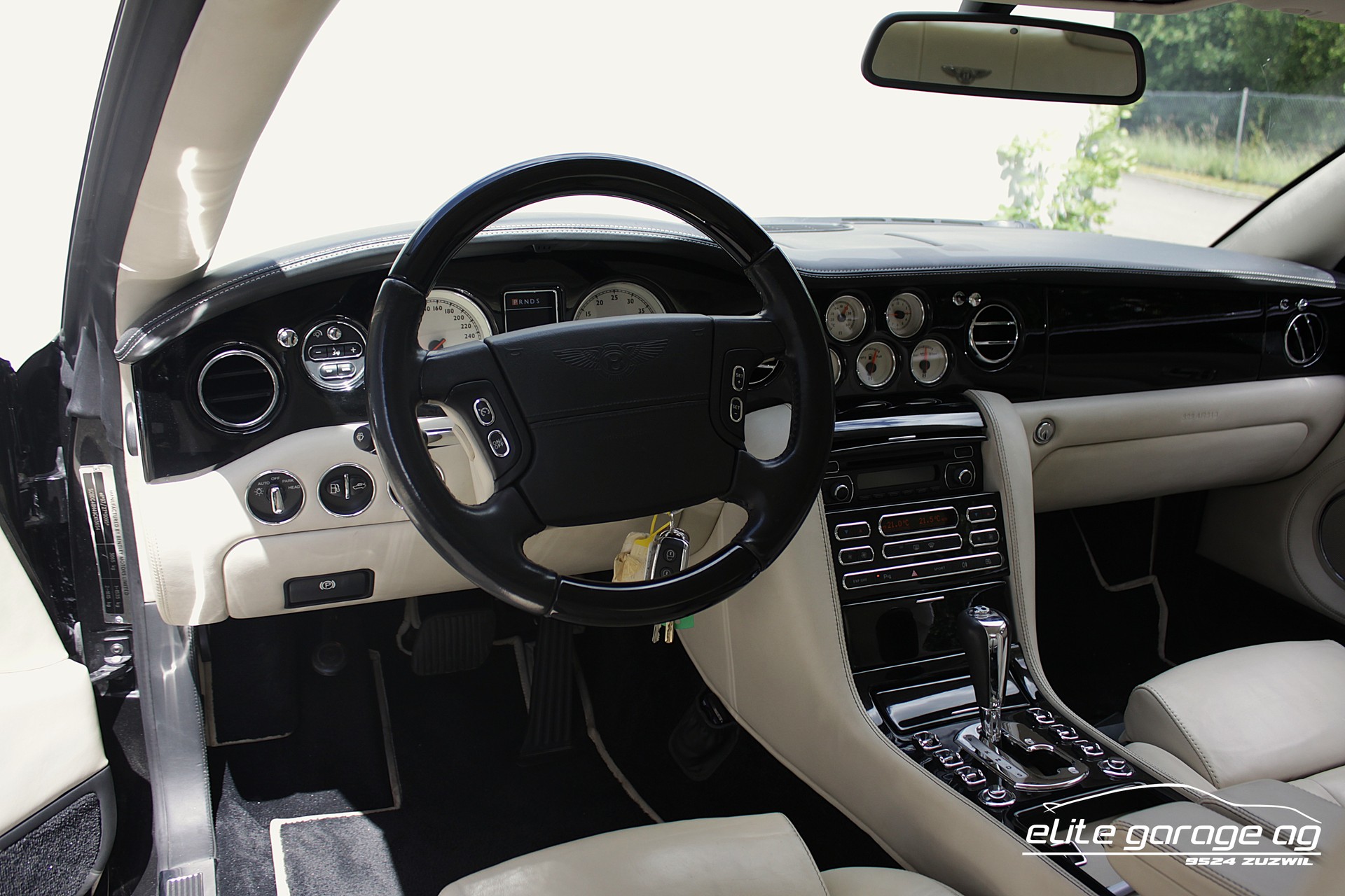 BENTLEY Azure-image-14