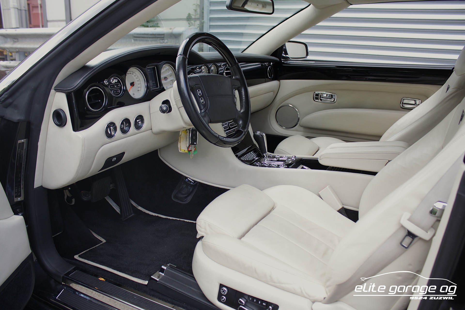 BENTLEY Azure-image-13
