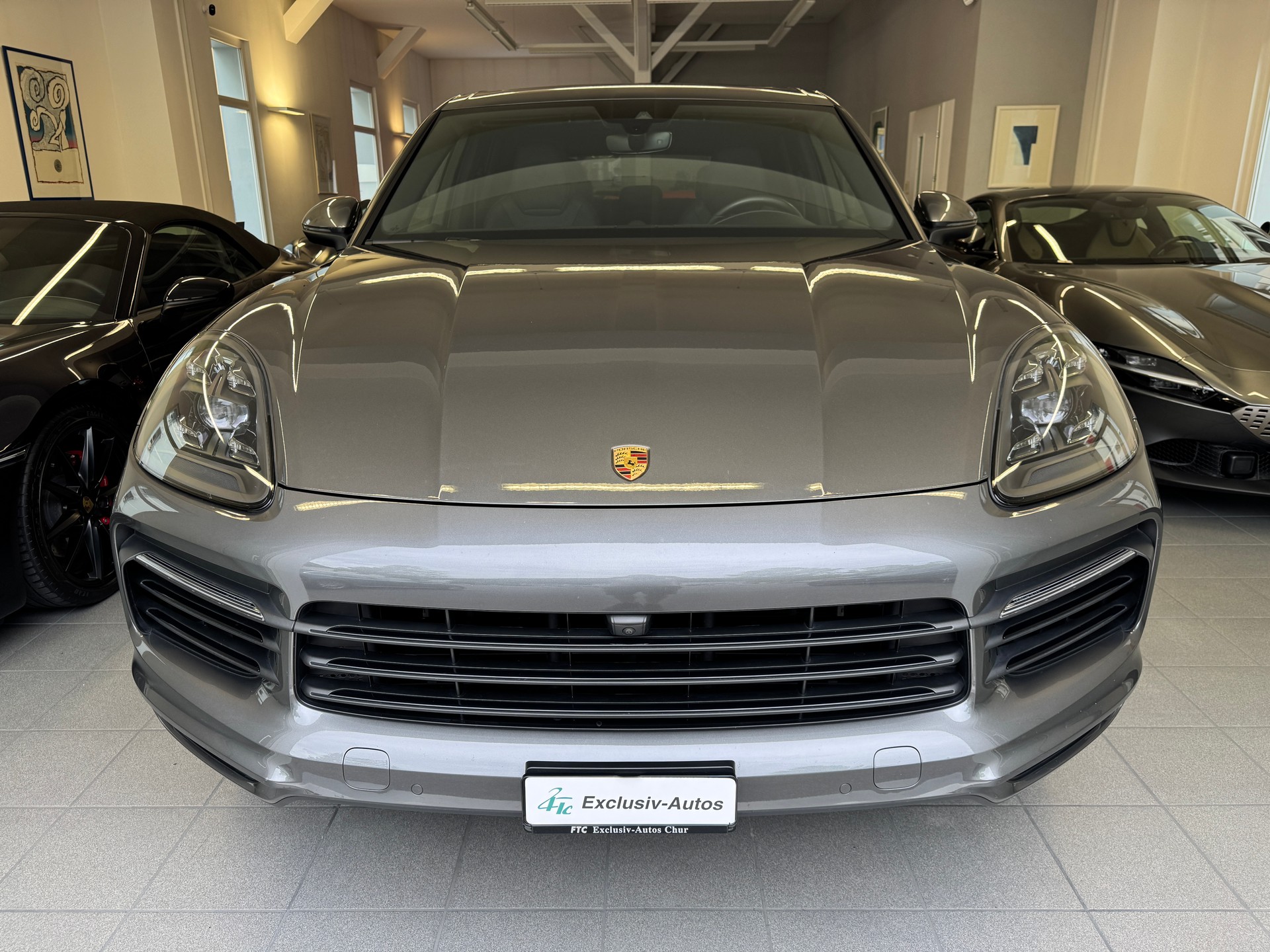 PORSCHE Cayenne-image-1