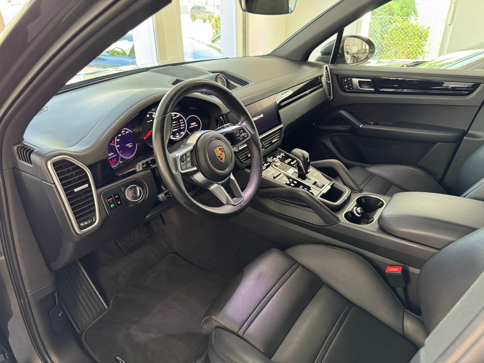 PORSCHE Cayenne-image-9