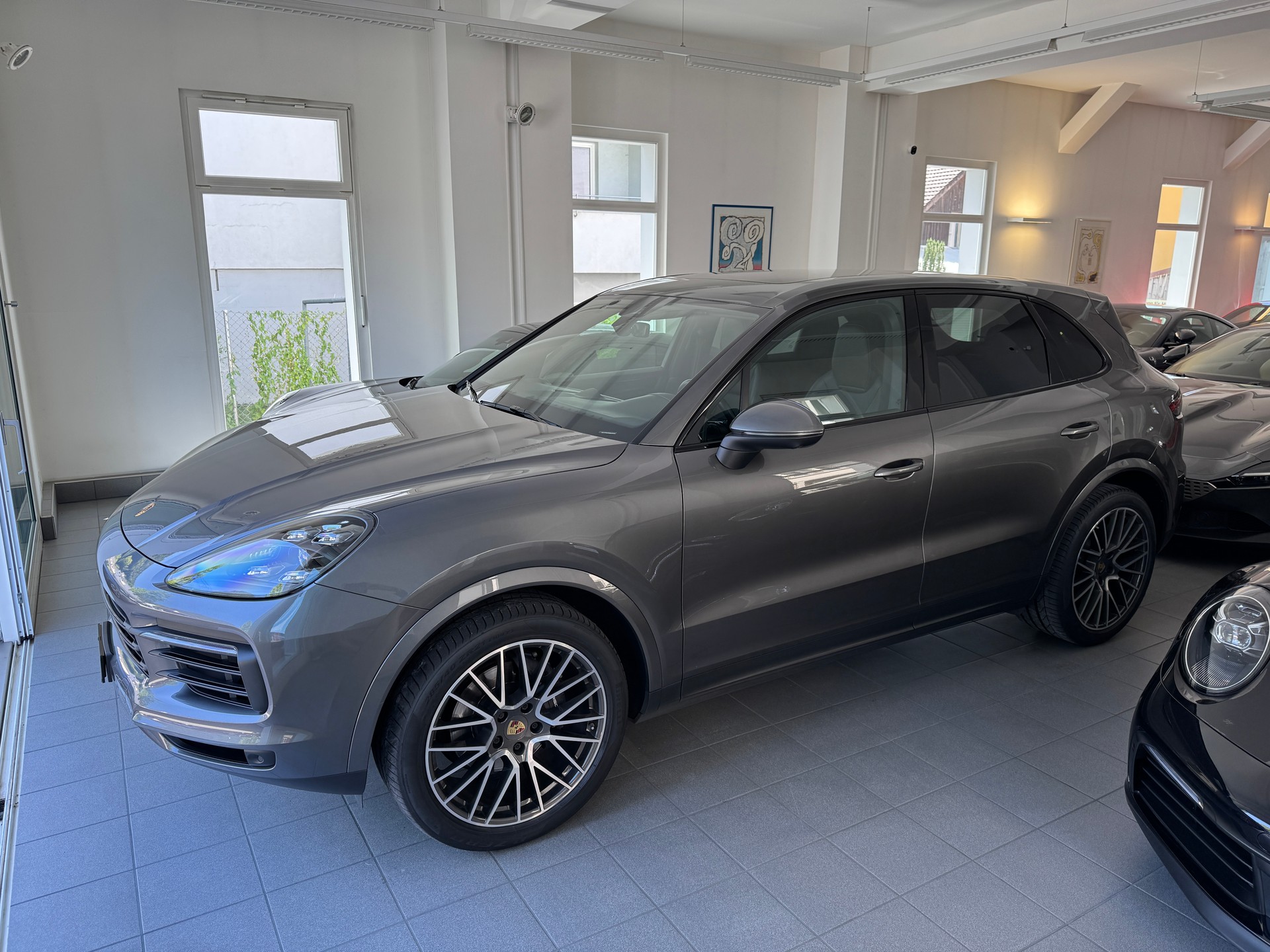 PORSCHE Cayenne-image-3