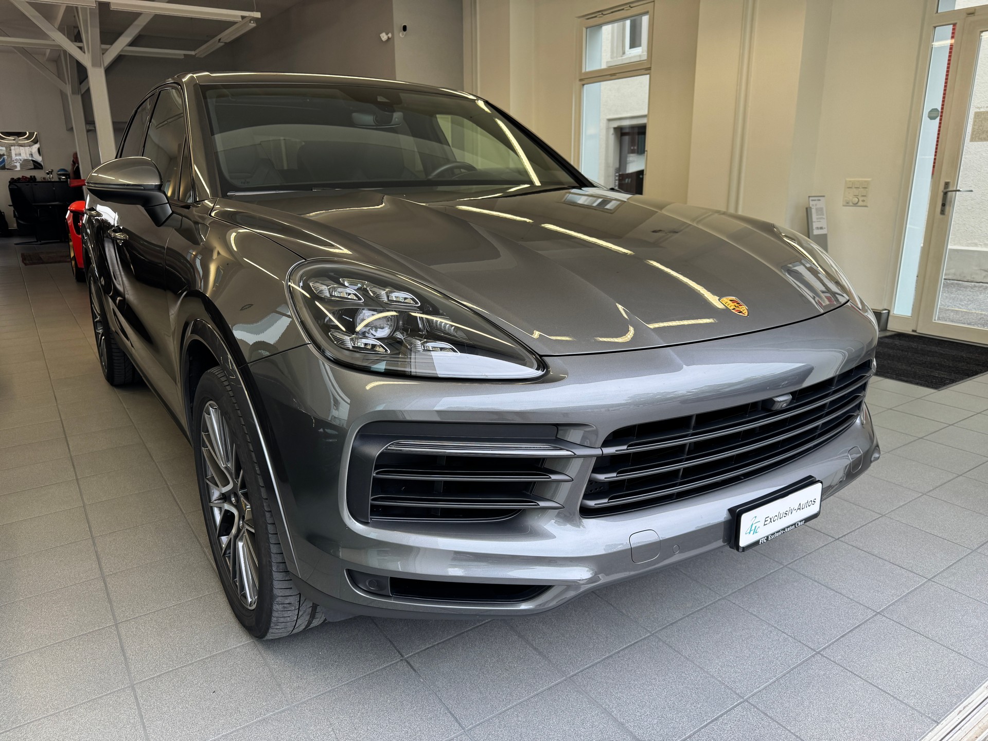 PORSCHE Cayenne-image-0