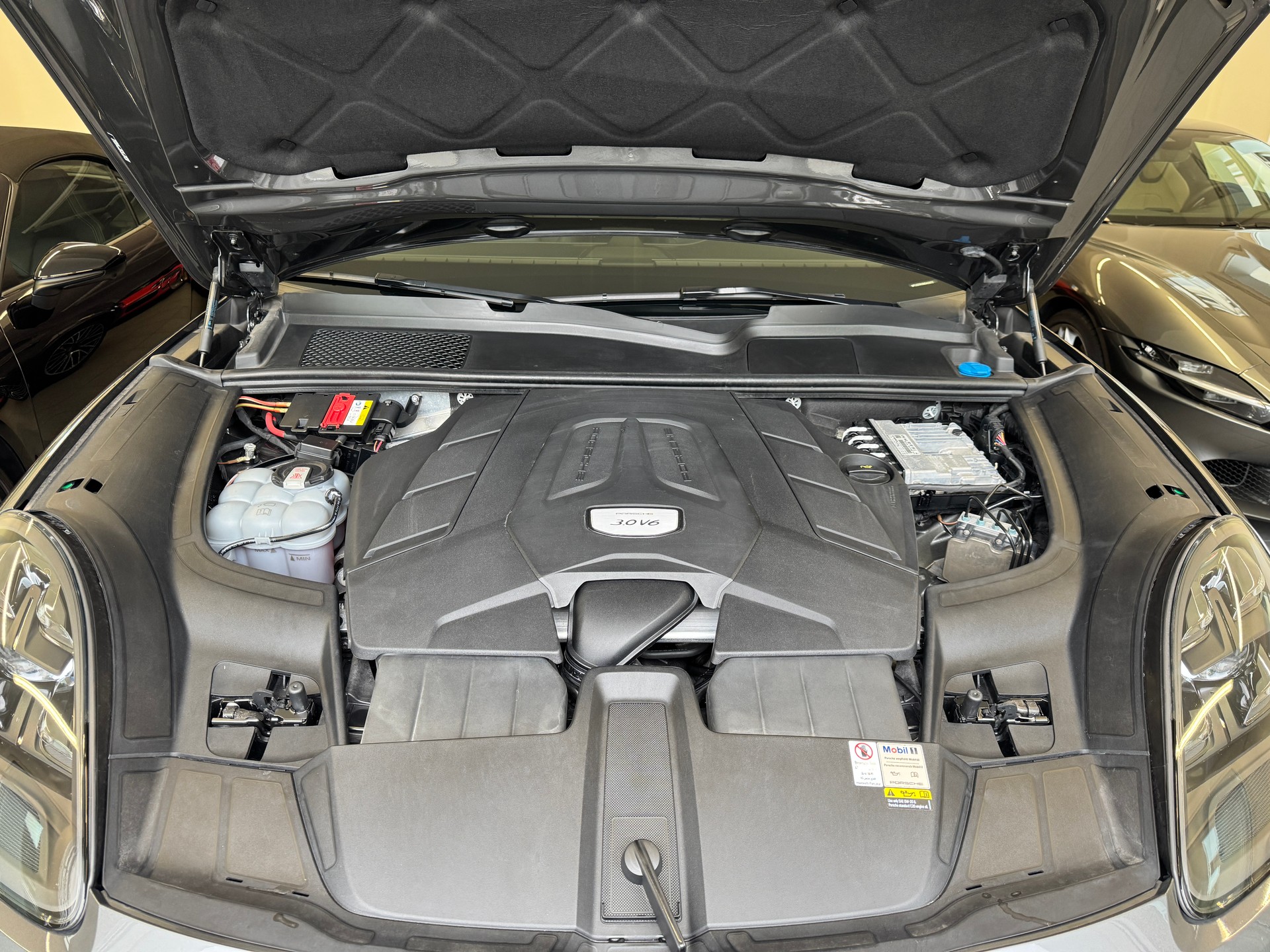 PORSCHE Cayenne-image-7