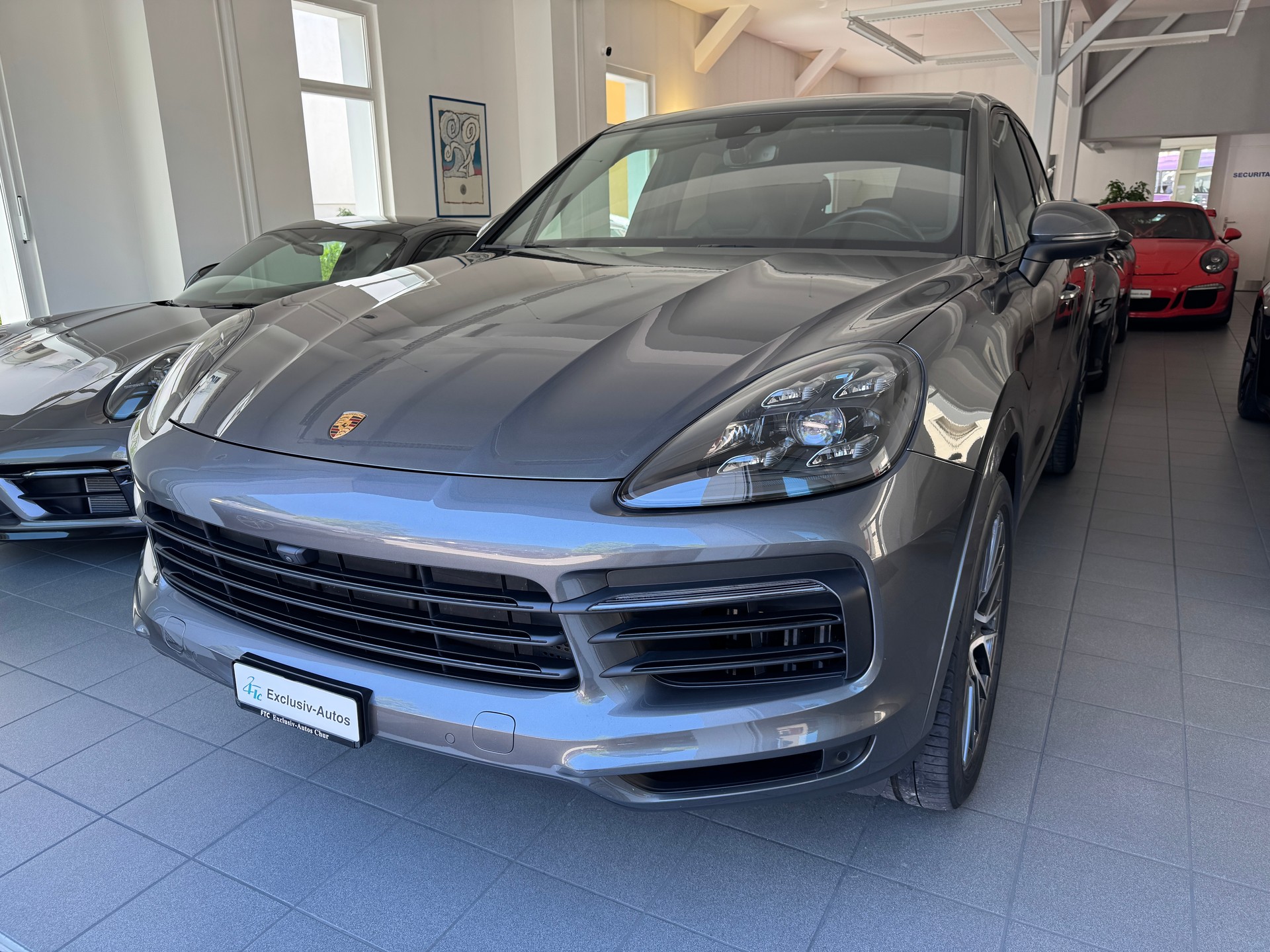 PORSCHE Cayenne-image-2