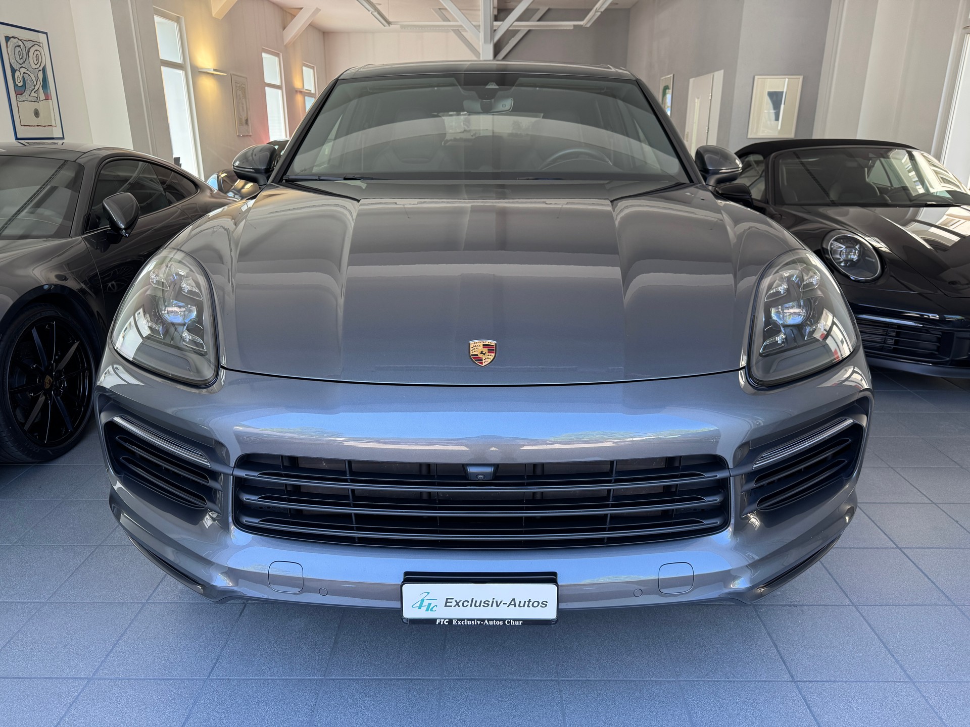 PORSCHE Cayenne-image-1