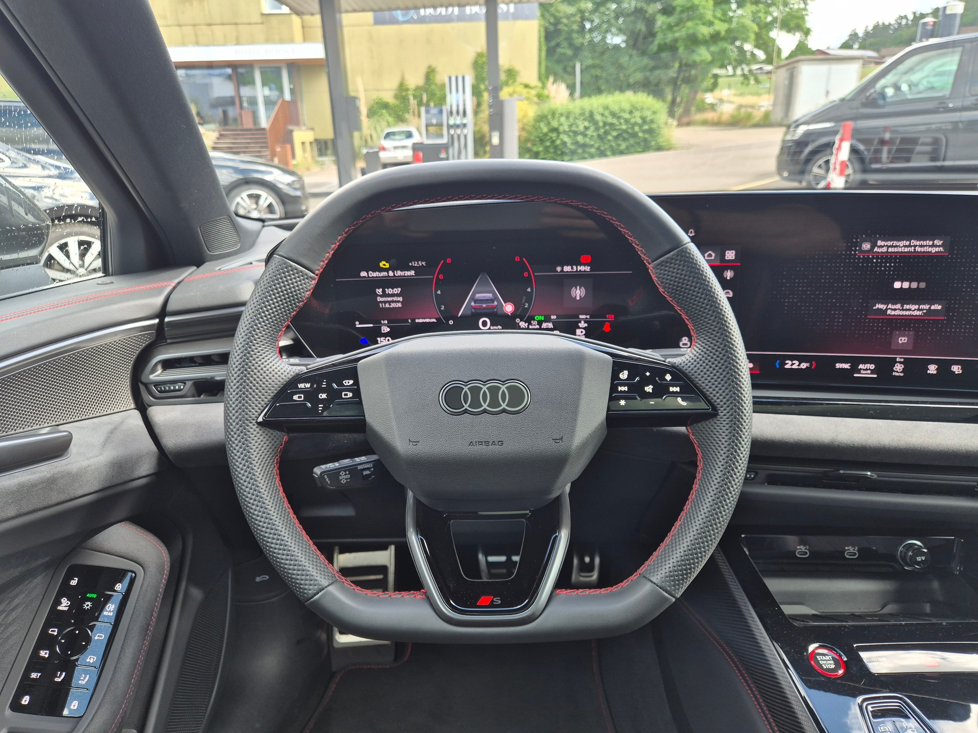 AUDI A6 Avant TFSI quattro 270 kW S tronic-image-12