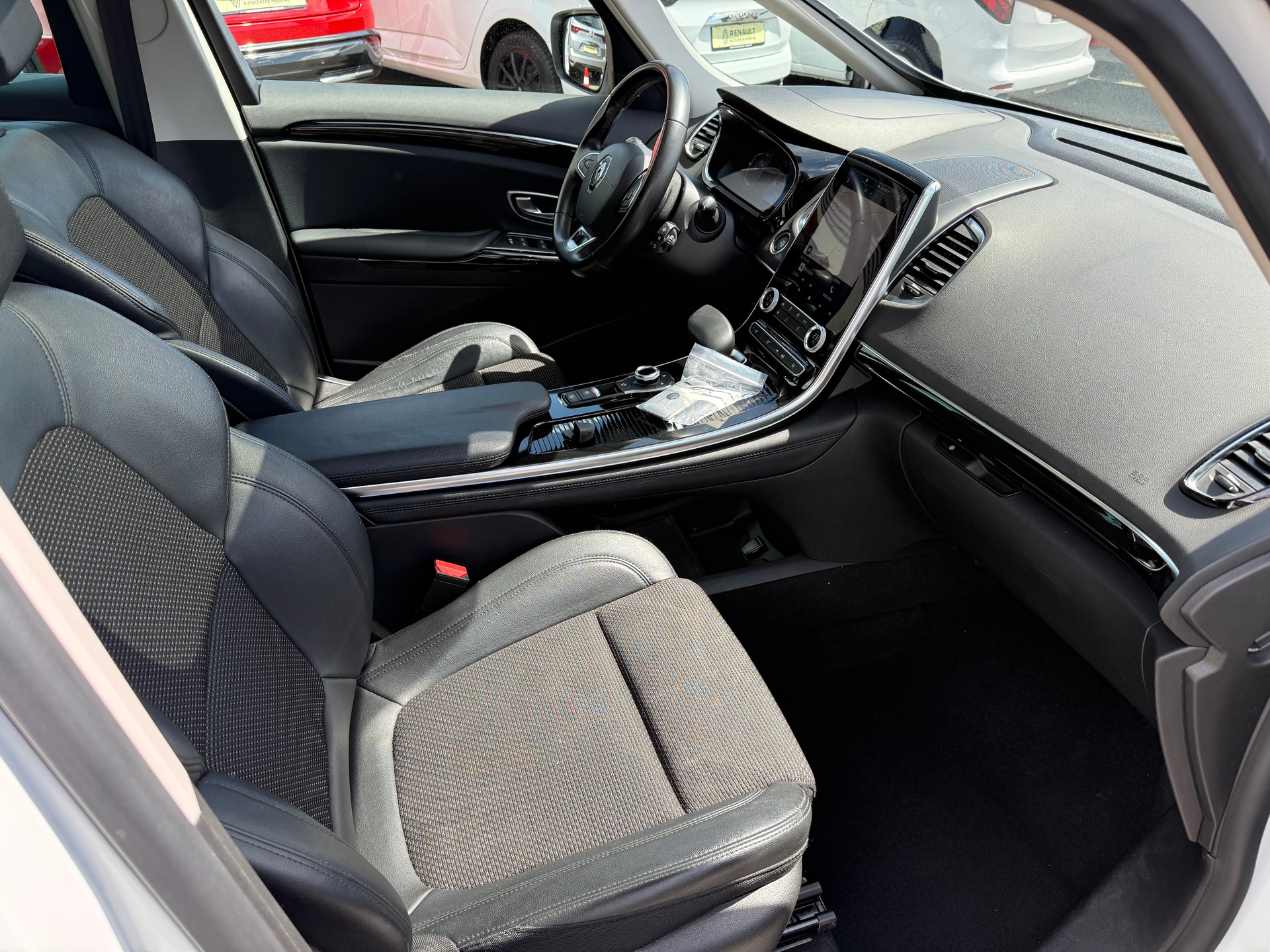 RENAULT Espace 2.0 dCi Business EDC-image-8