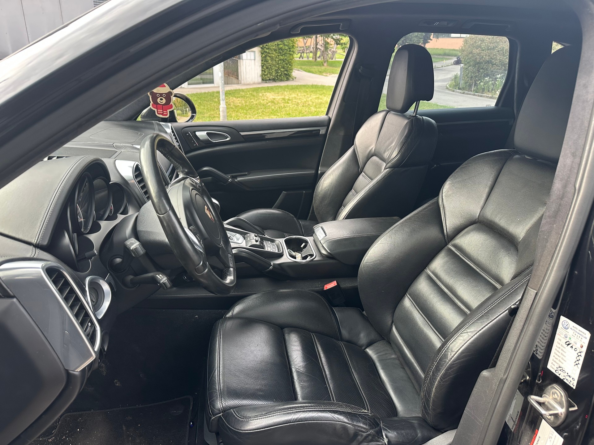 PORSCHE Cayenne Turbo-image-8