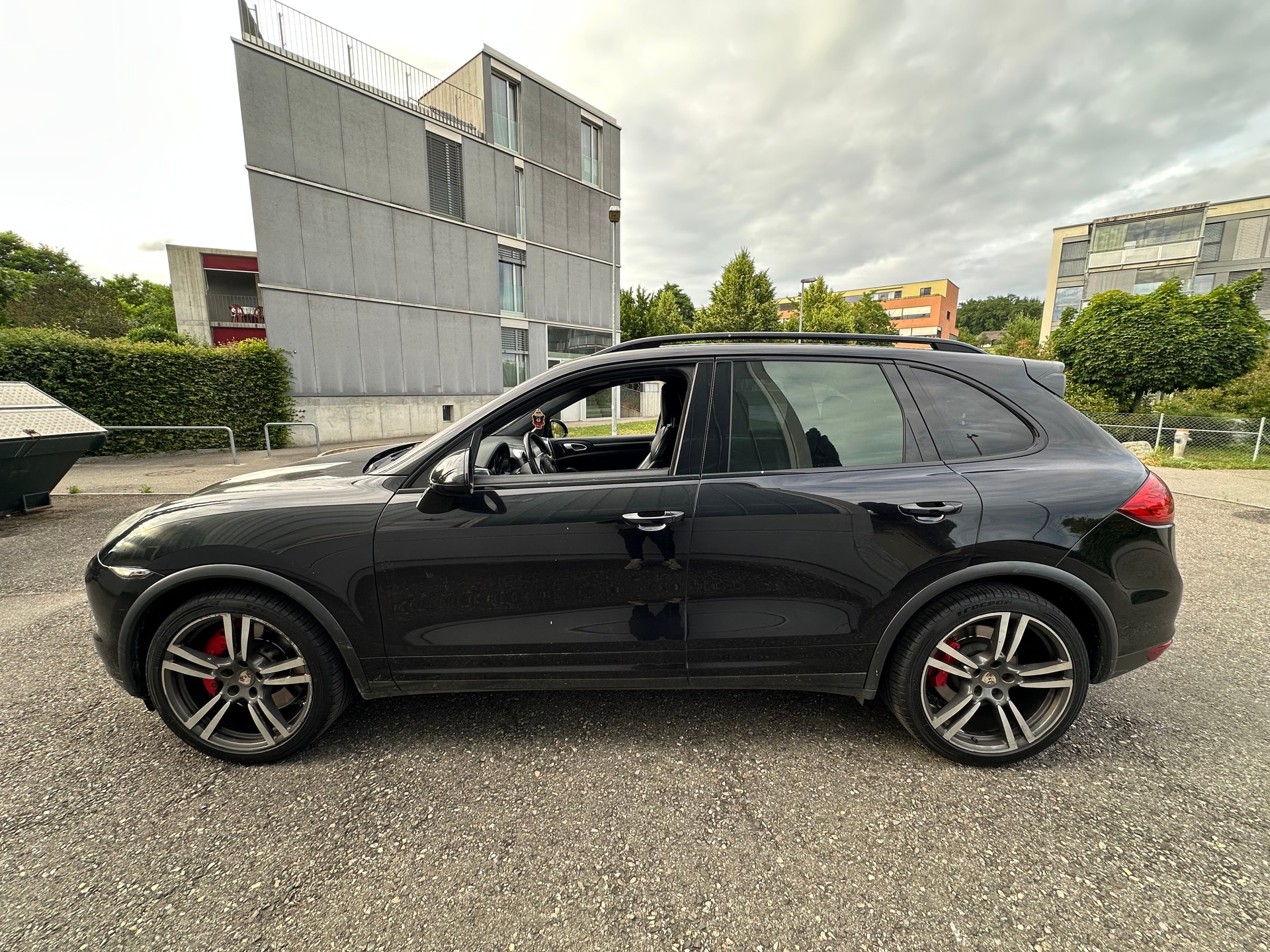 PORSCHE Cayenne Turbo-image-3