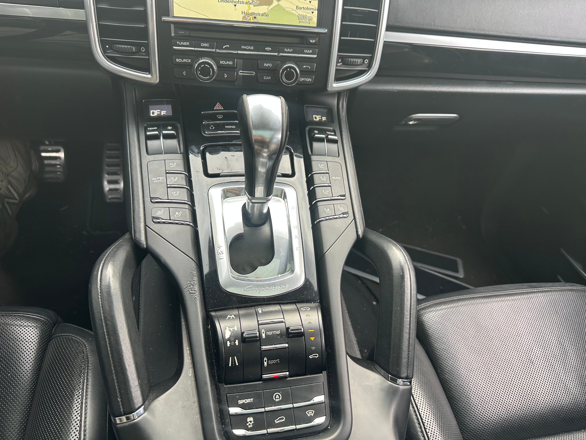 PORSCHE Cayenne Turbo-image-10