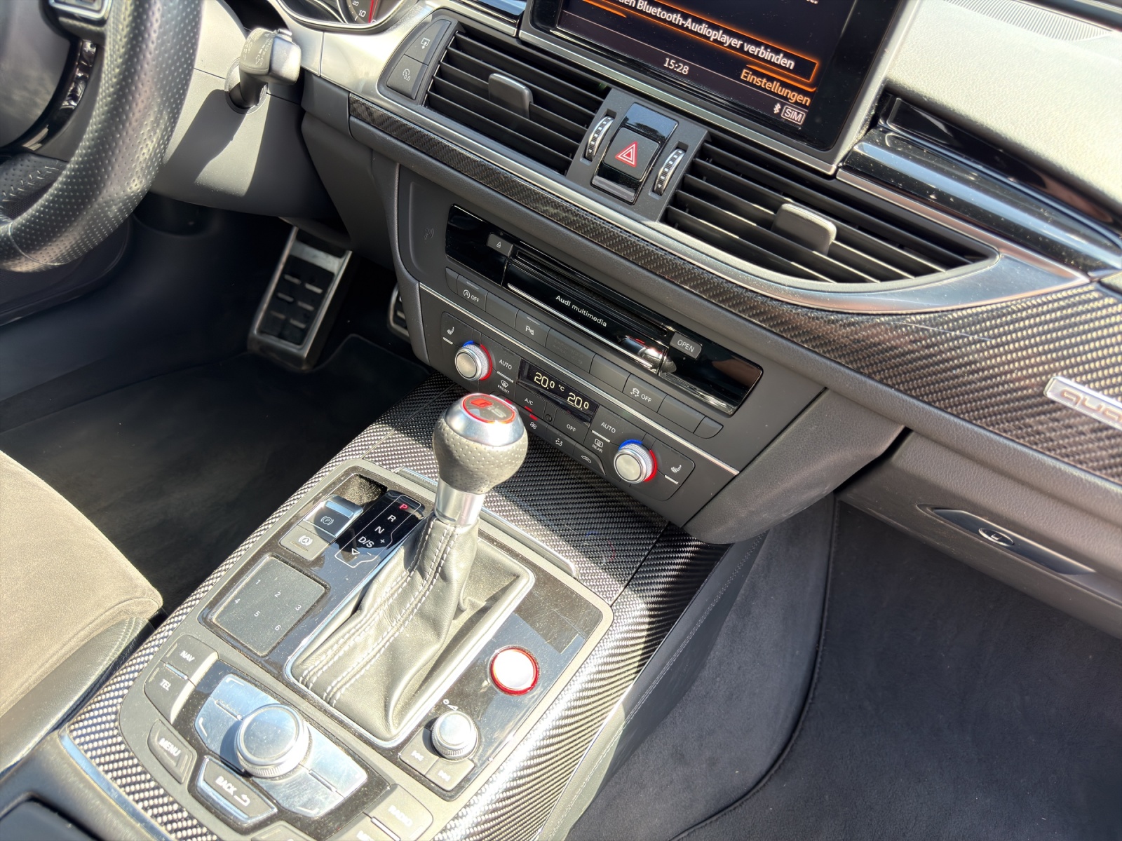 AUDI RS6 Avant 4.0 TFSI V8 performance quattro-image-12