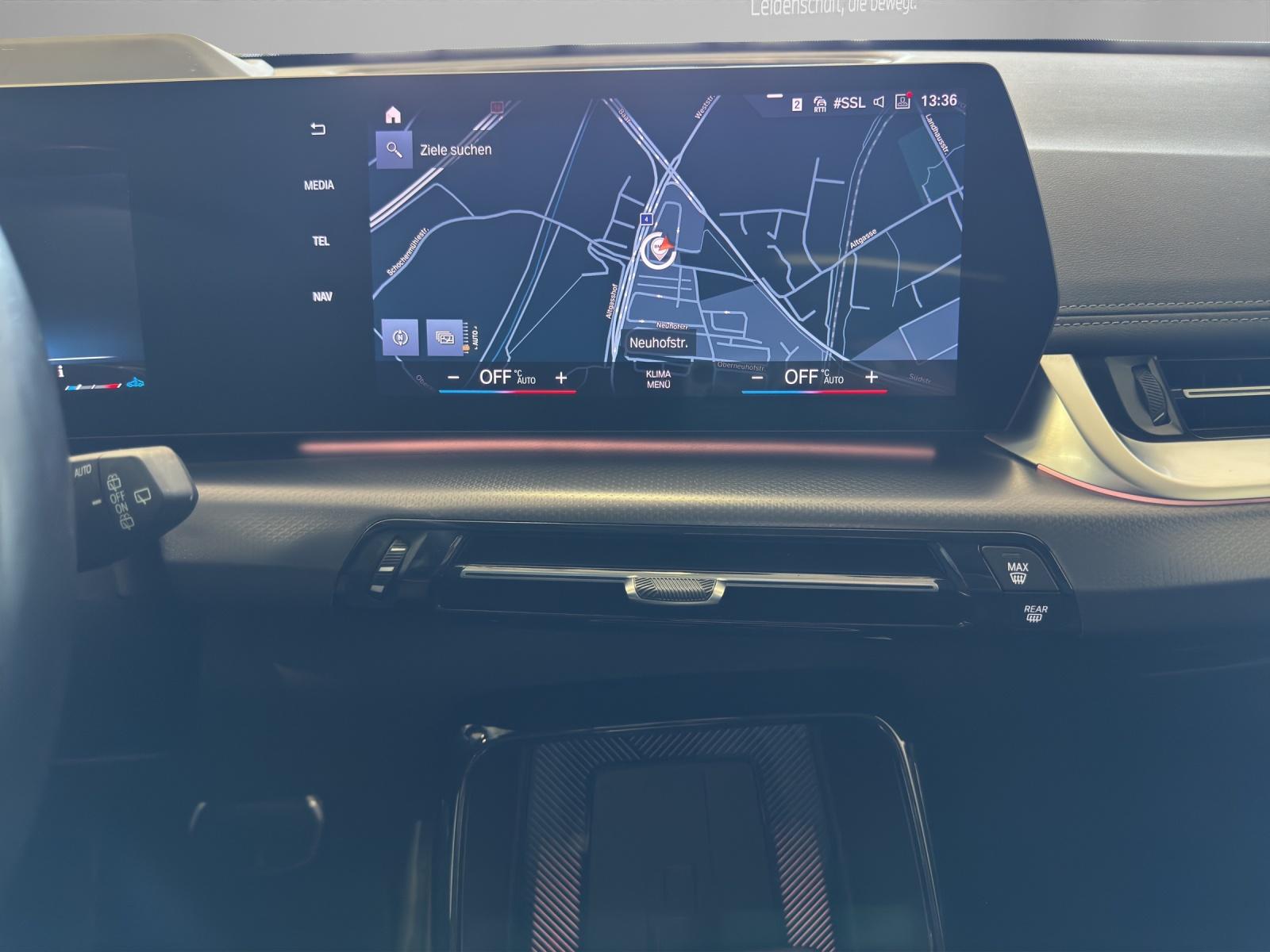 BMW X1 23i xDrive paddles-image-12