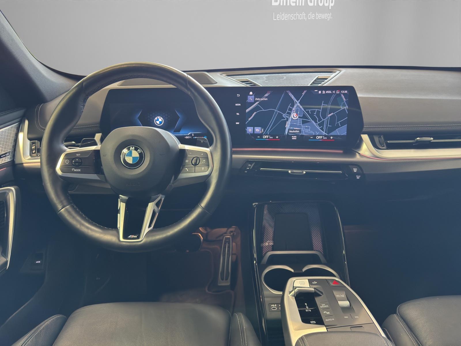 BMW X1 23i xDrive paddles-image-9