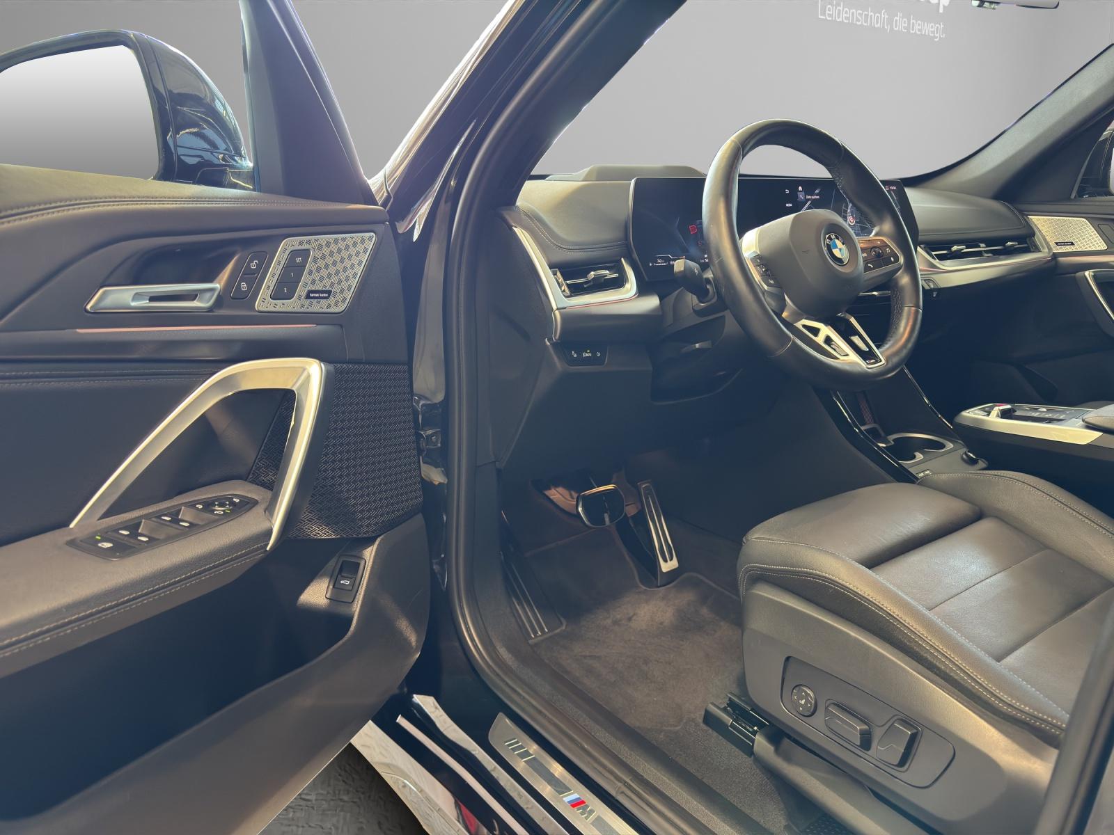 BMW X1 23i xDrive paddles-image-4