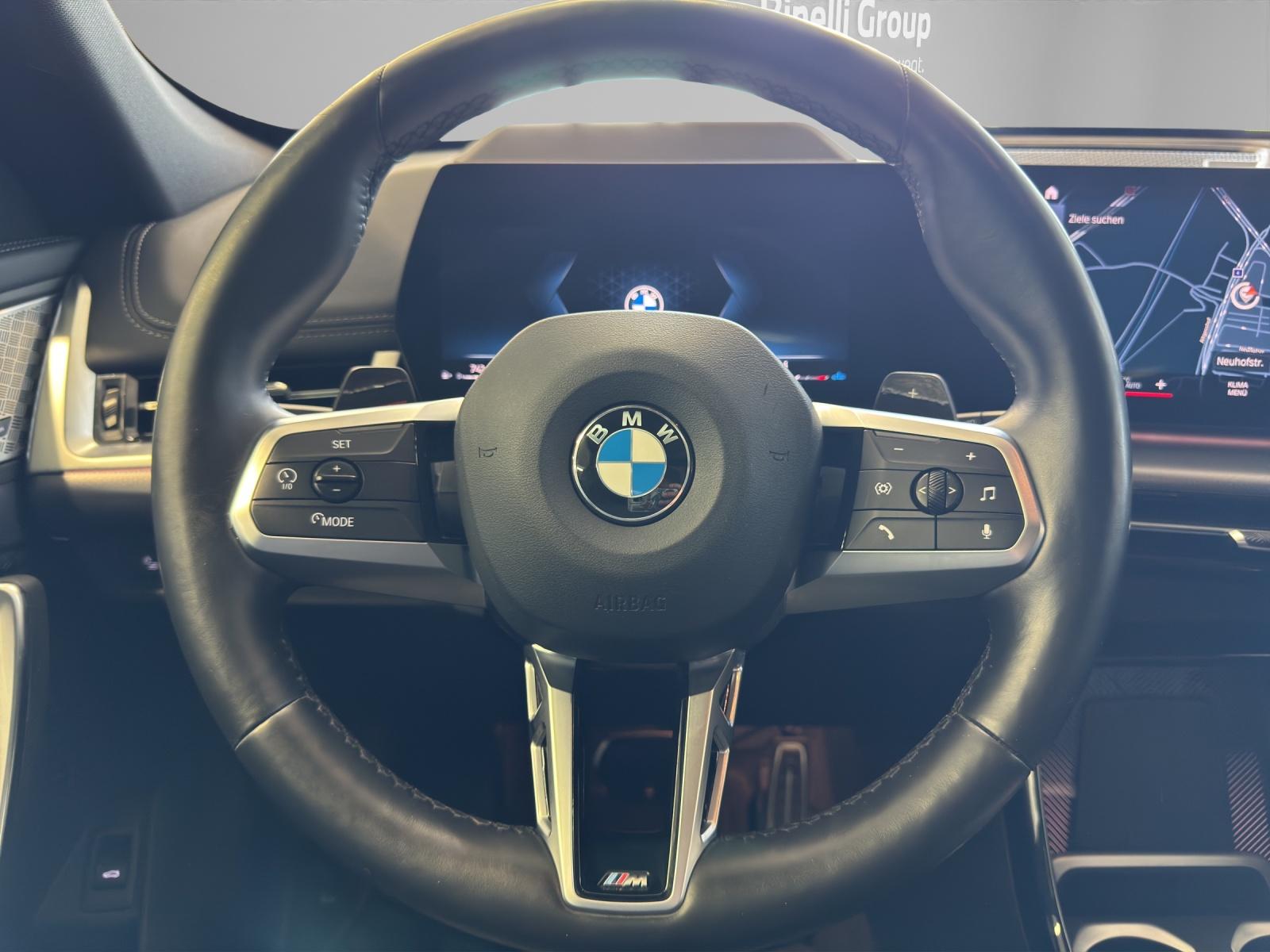 BMW X1 23i xDrive paddles-image-10