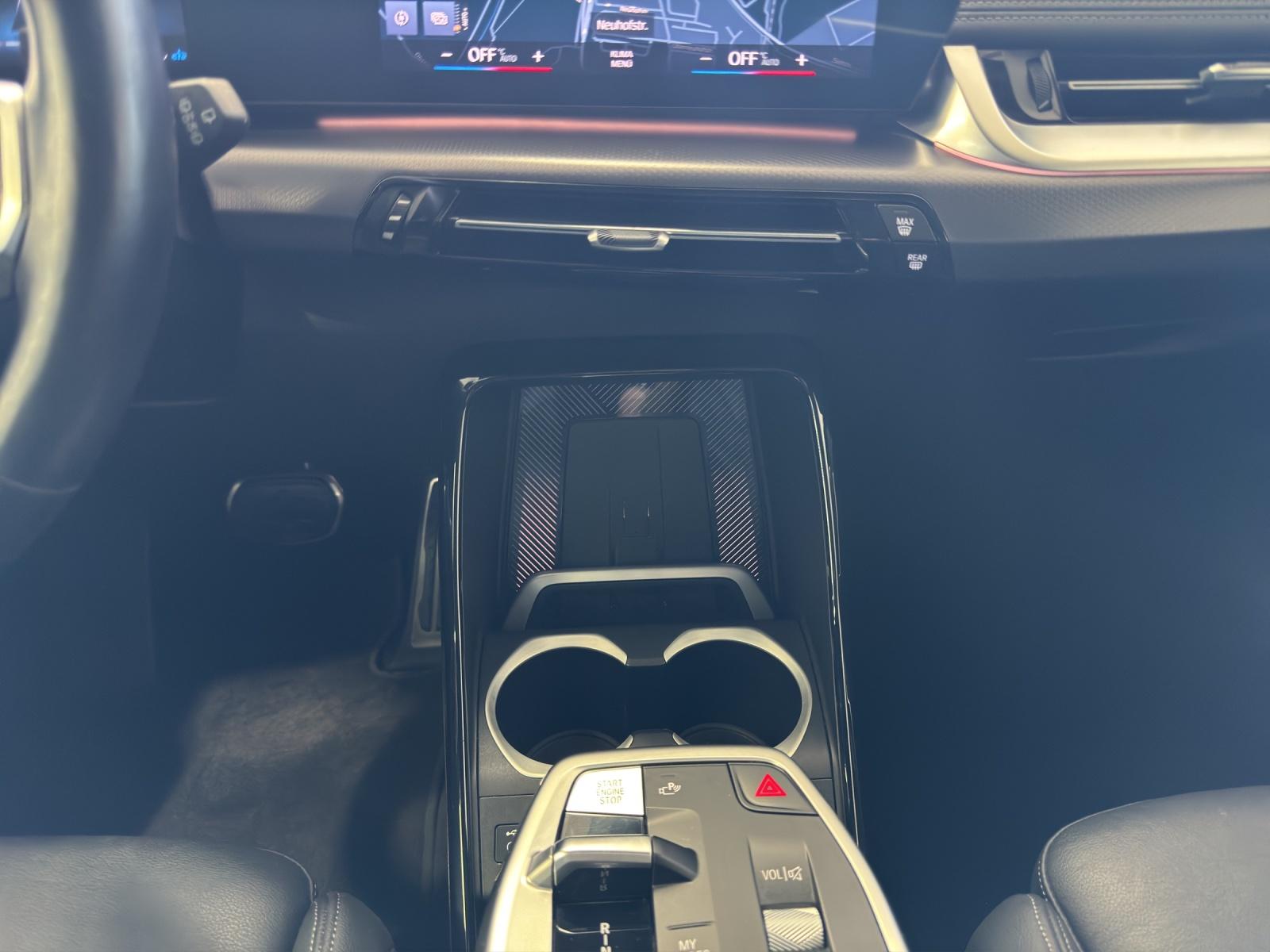 BMW X1 23i xDrive paddles-image-11