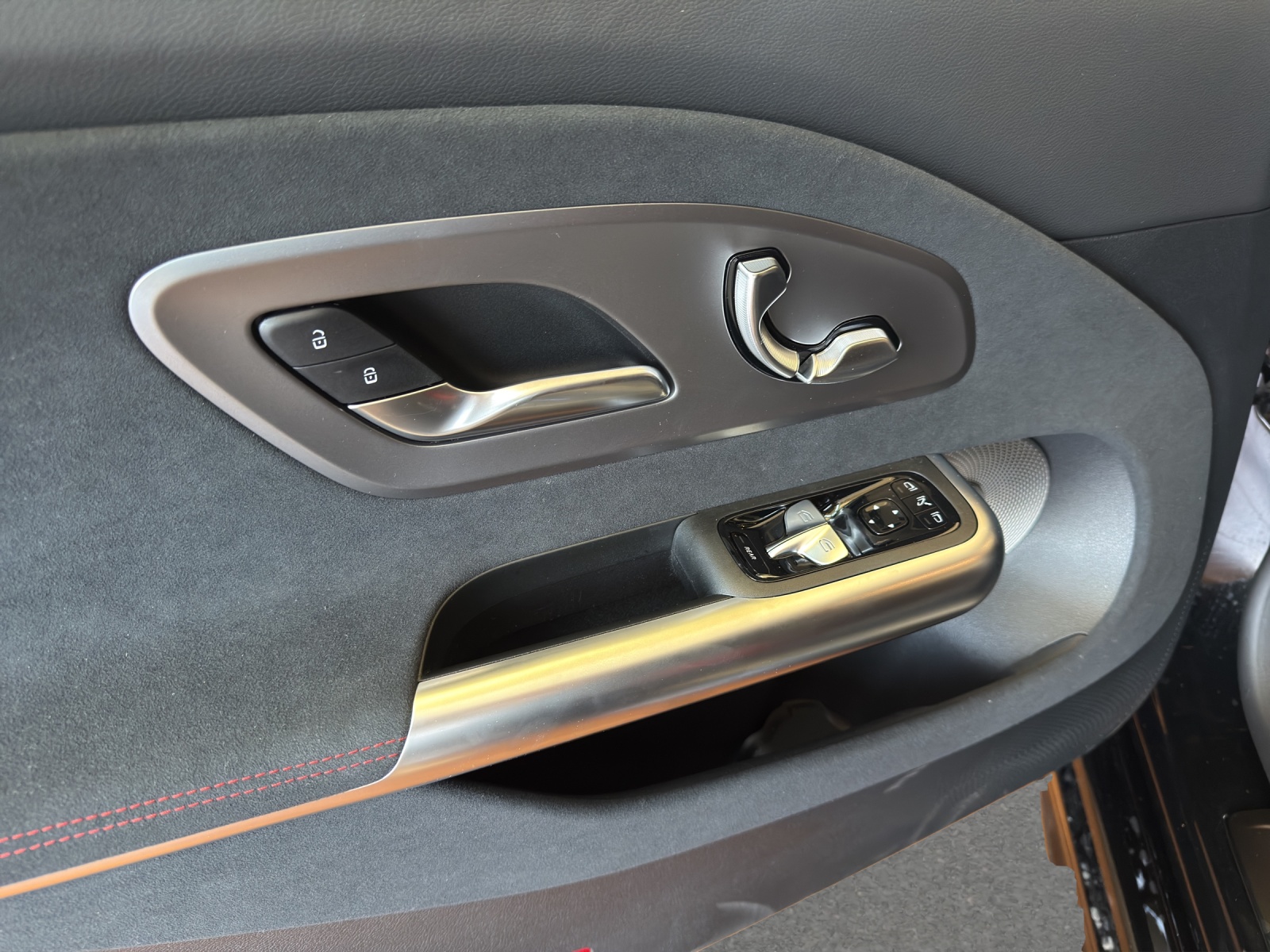 MERCEDES-BENZ CLA 220 8G-DCT 4Matic-image-13