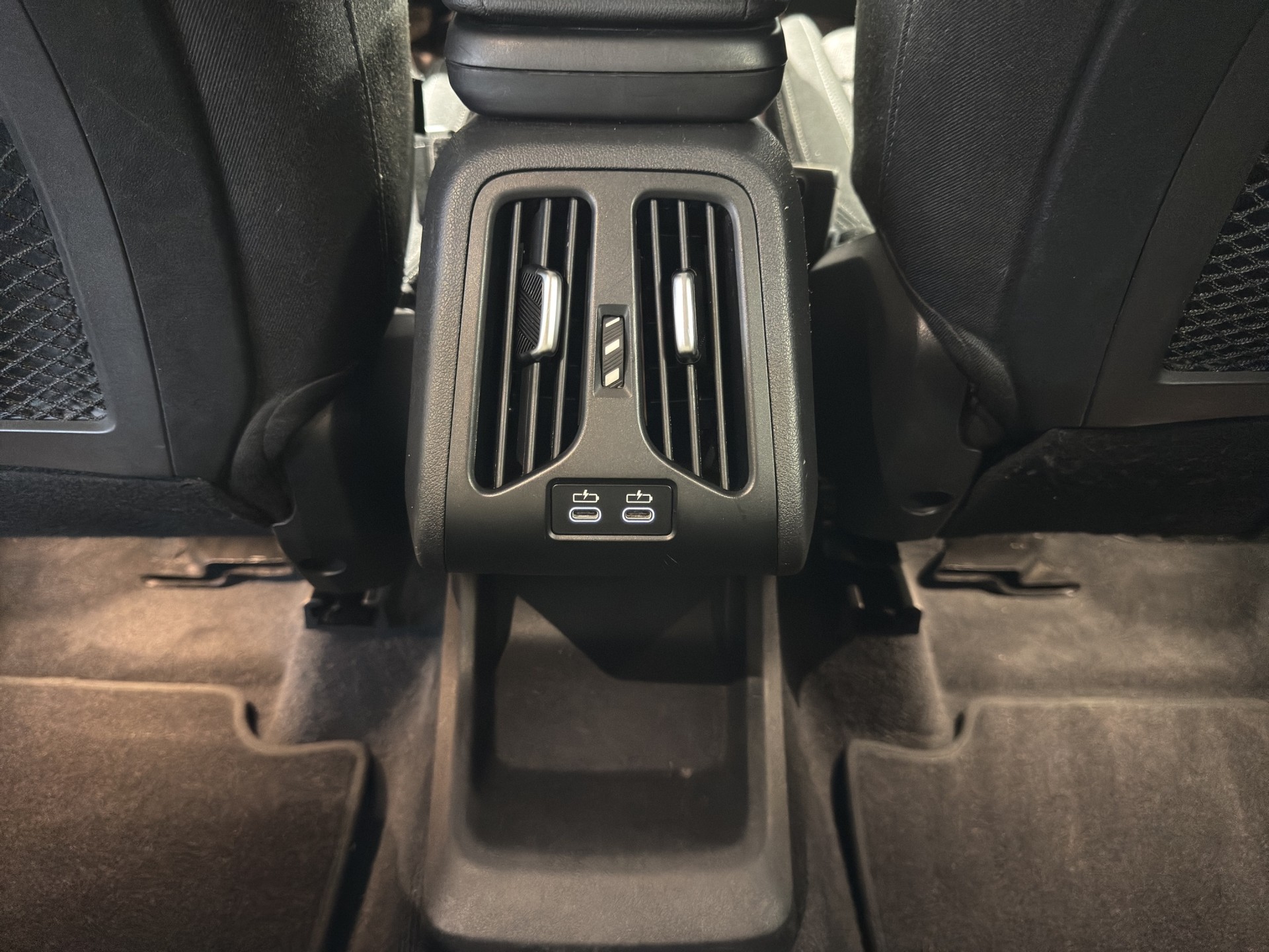 BMW X1 23d xDrive-image-9