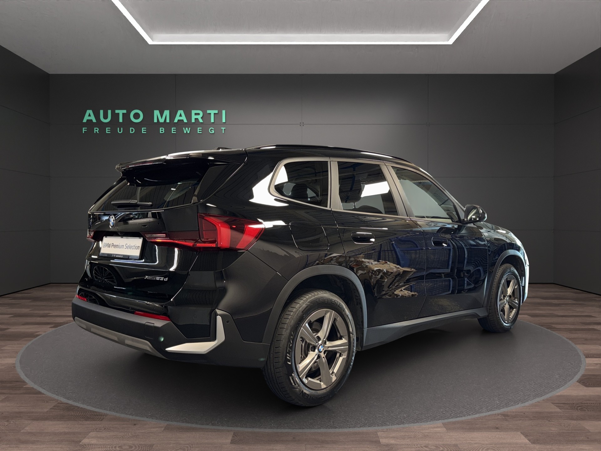 BMW X1 23d xDrive-showroom-element-3