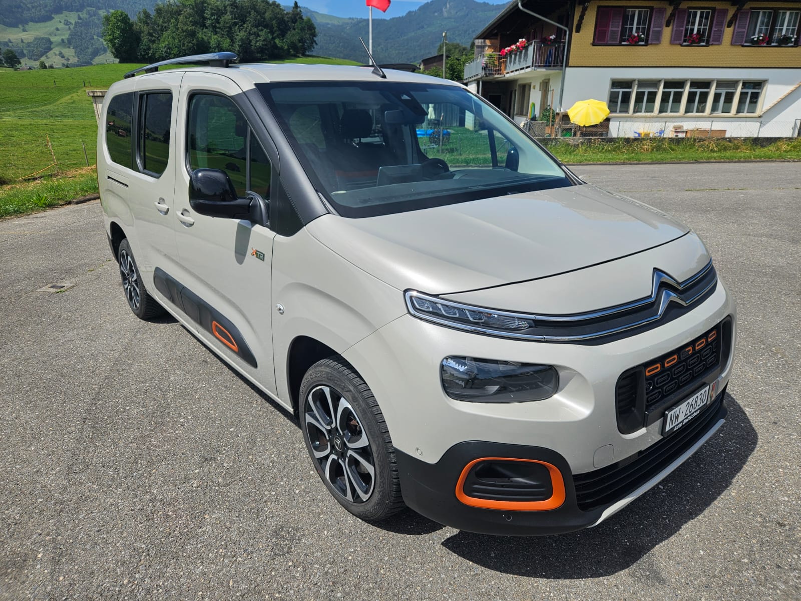 CITROEN 1.2 PureTech 130 Feel-image-0