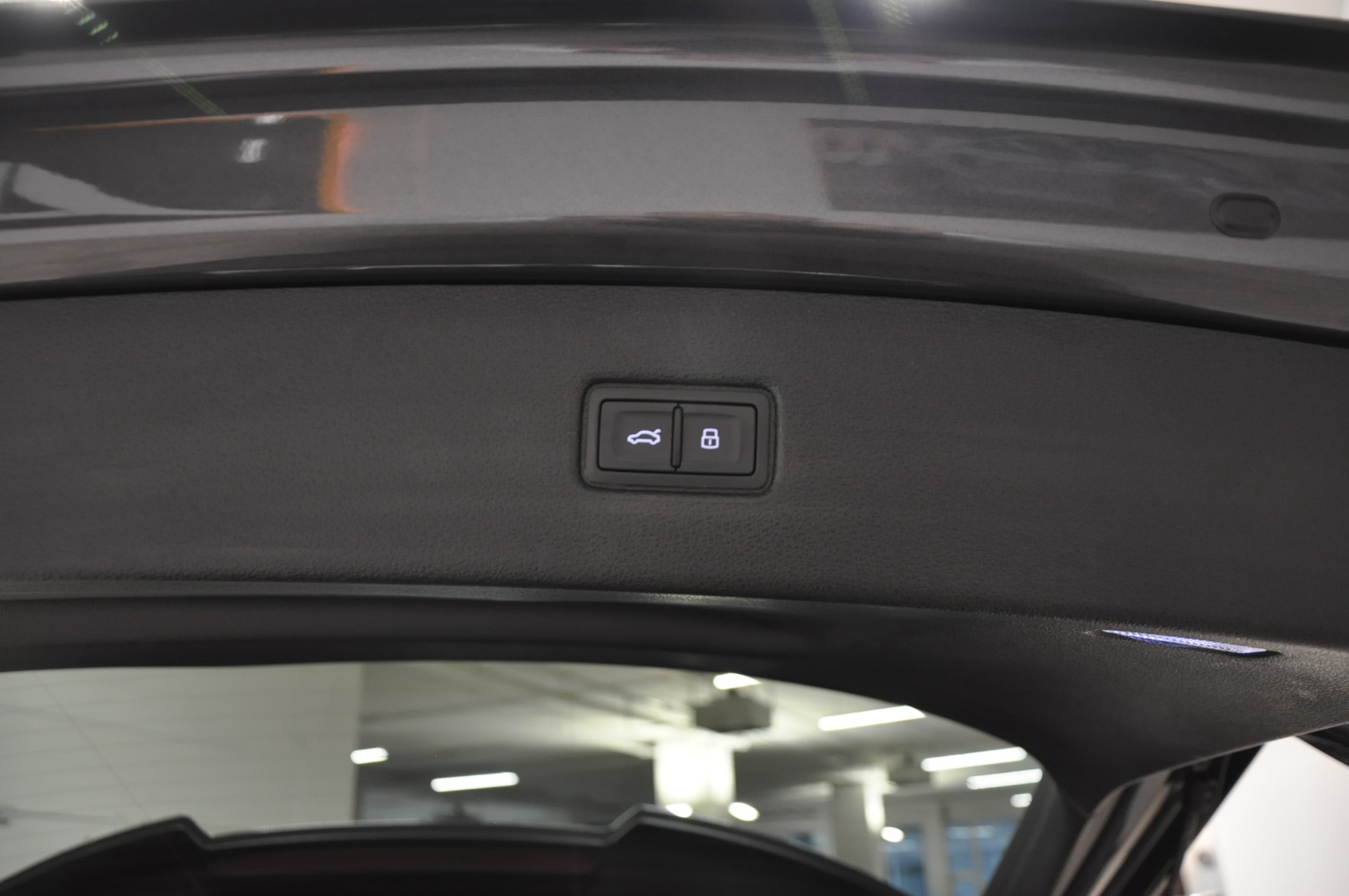 AUDI Q7 50 TDI quattro S Line tiptronic-image-29
