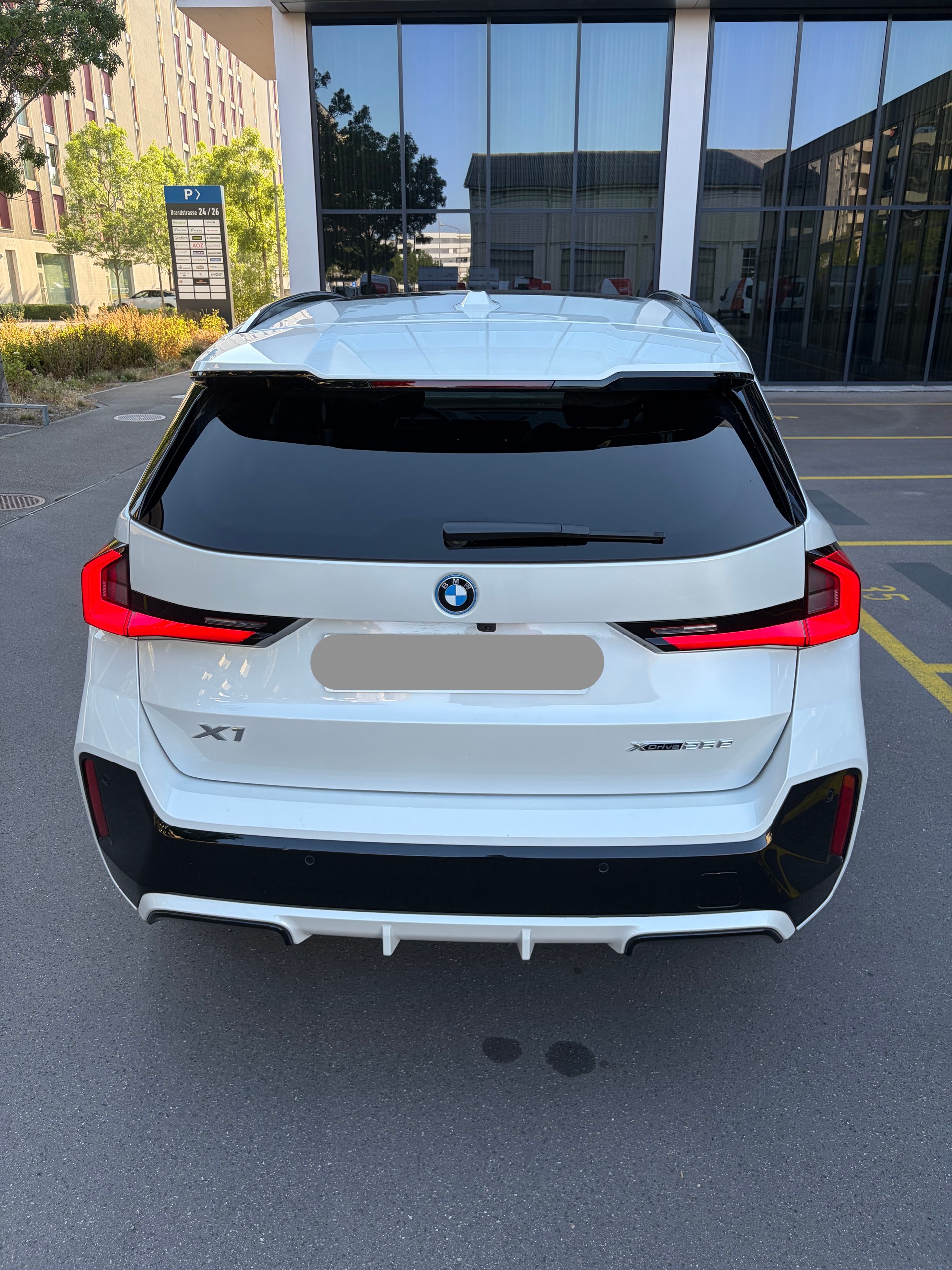 BMW xDrive 25e M Sport-image-3